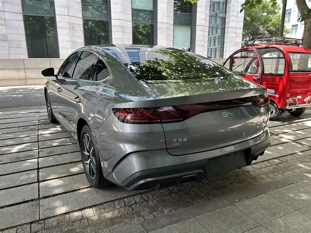 BYD Qin L 2024 DM-i 120KM Leading фото 6