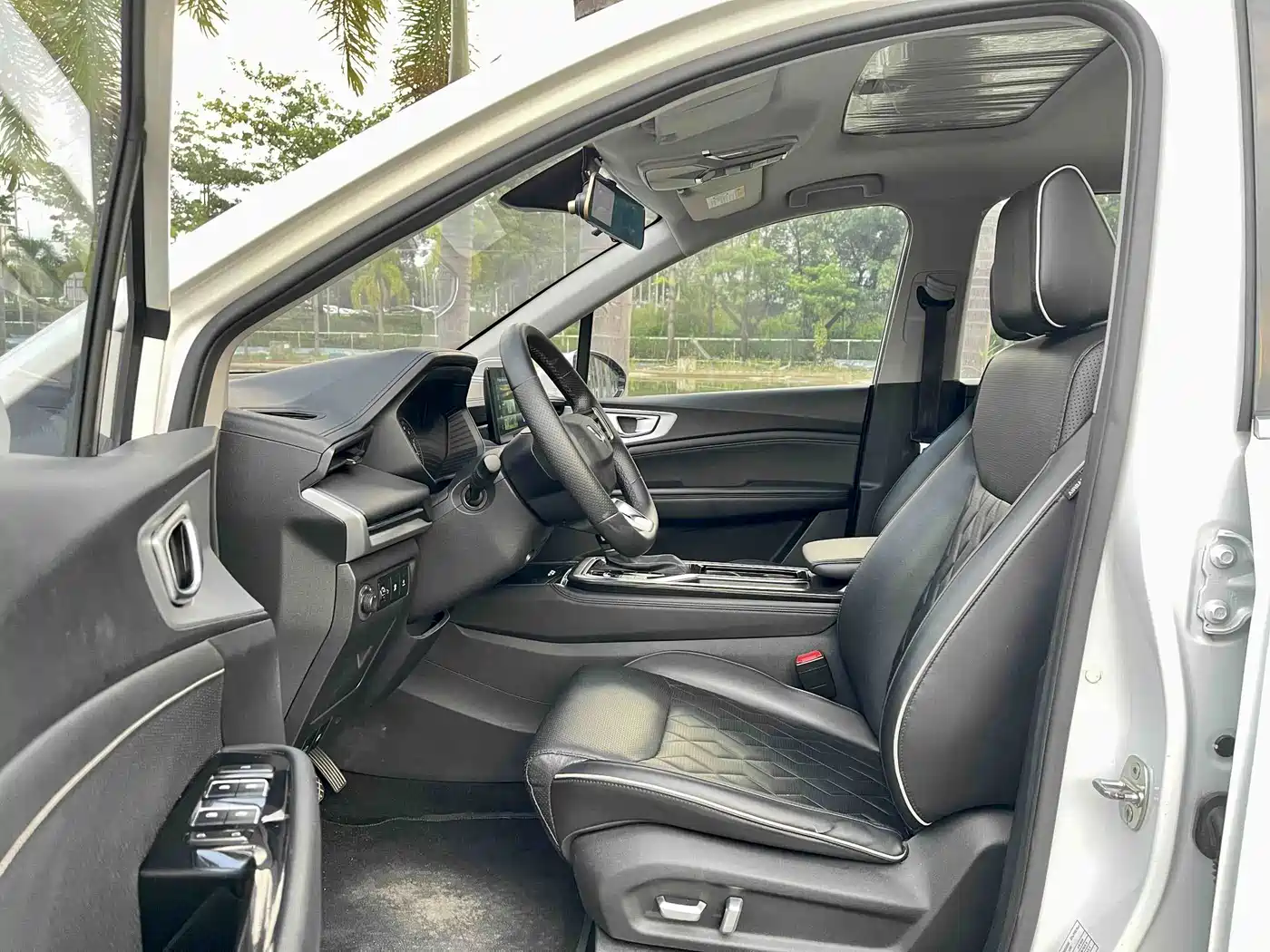 Wuling Motors Wuling Jiachen 2023 2022 1.5T CVT Exclusive Flagship Model