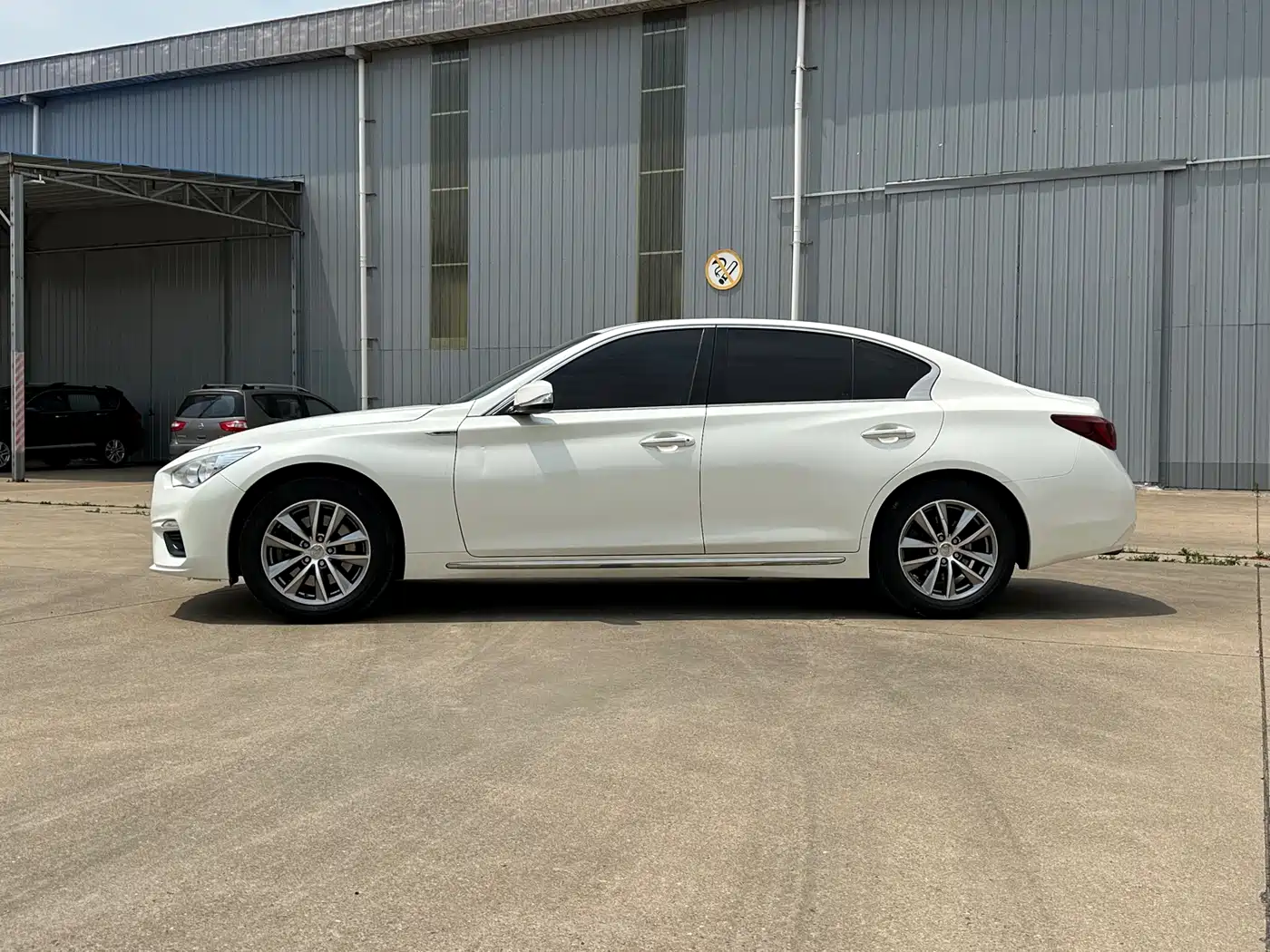 Infiniti Q50L 2019 2018 2.0T Comfort (China VI)