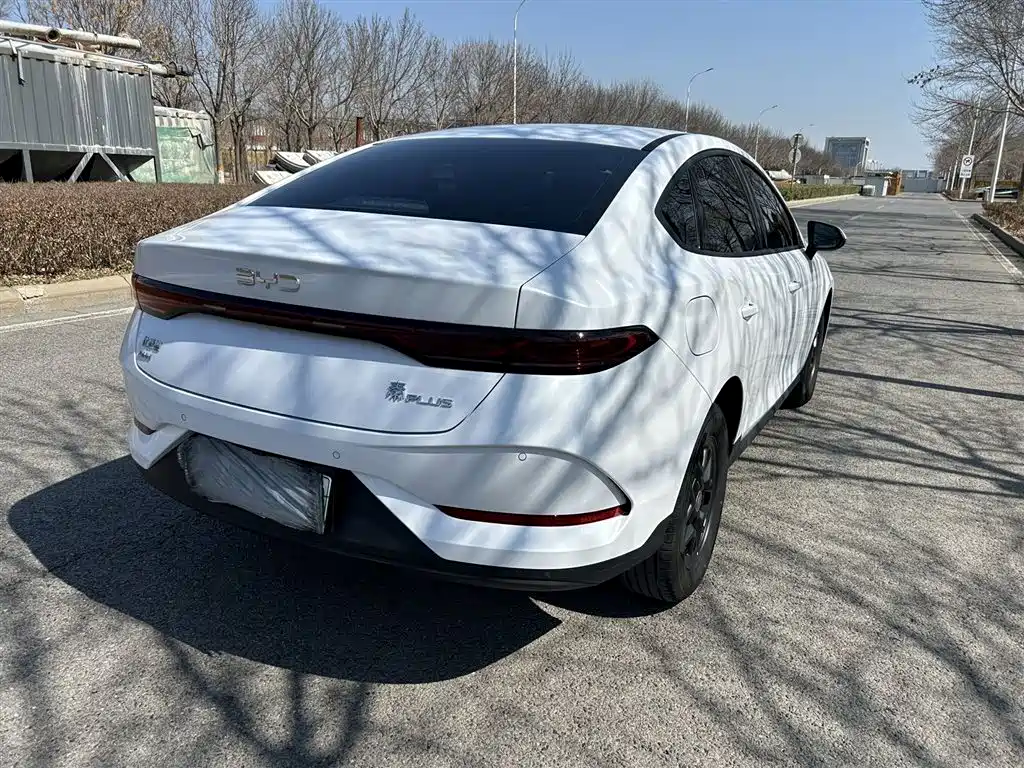 BYD Qin PLUS 2026 DM-i 128KM Progressive фото 3