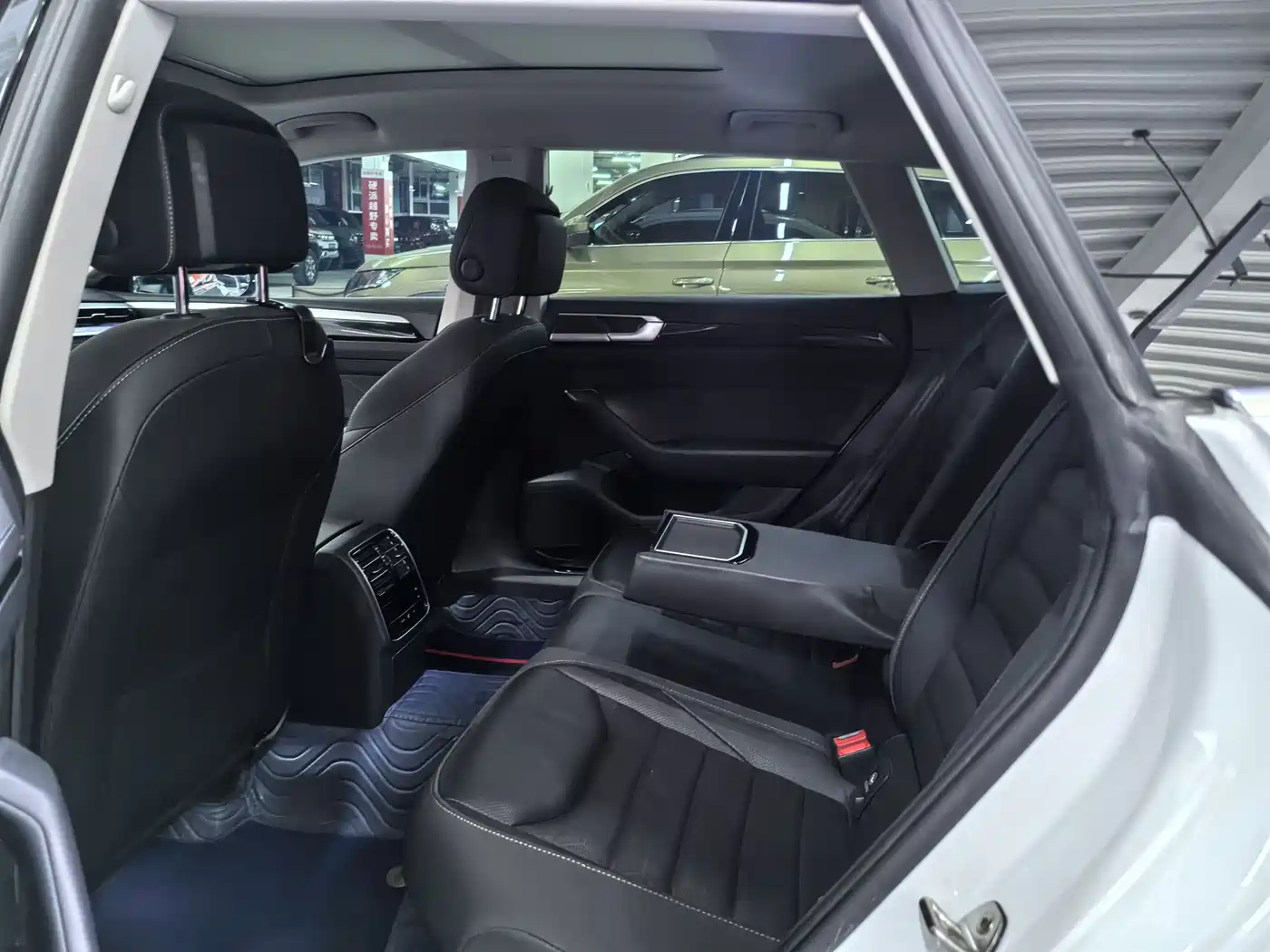 Volkswagen FAW-Volkswagen CC 2021 Model Shooting Brake 380TSI Hunting Wind Edition фото 9