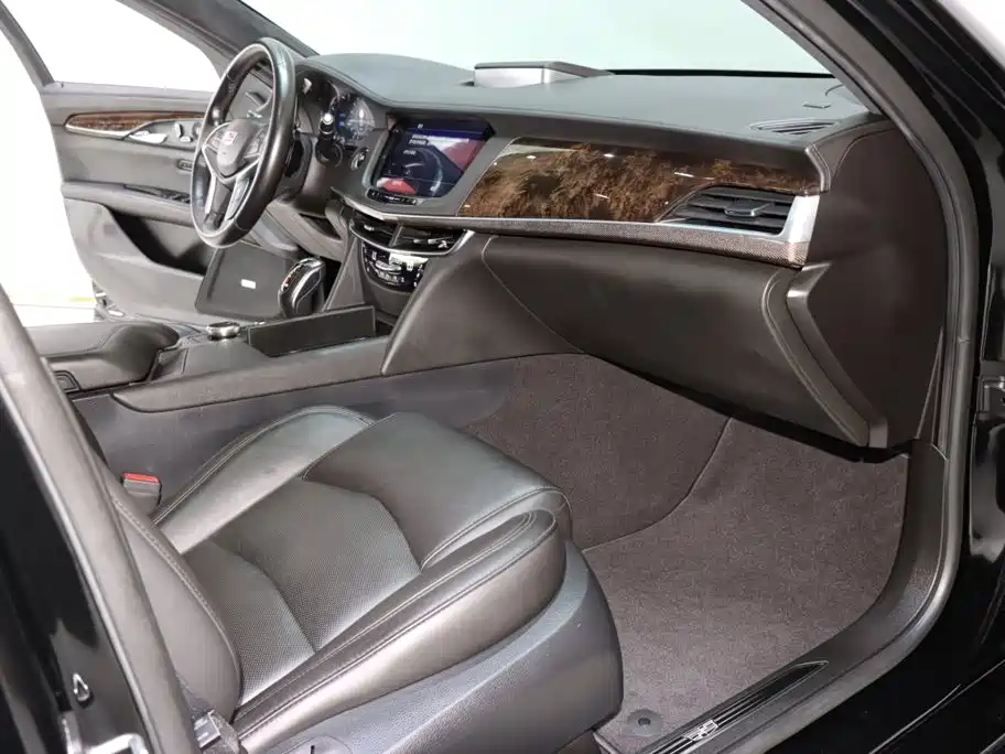 Фото 8 - Cadillac CT6