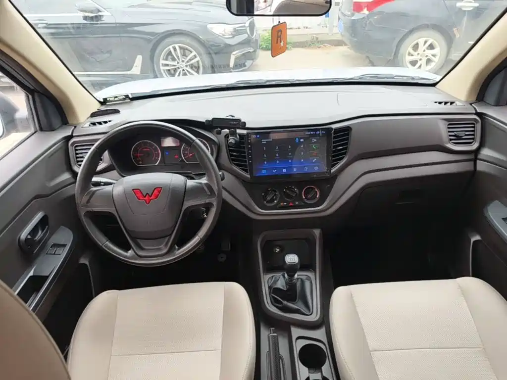 Wuling Motors Wuling Hongguang V 2024 2022 1.5L Power Take Edition Electric Power Steering LAR