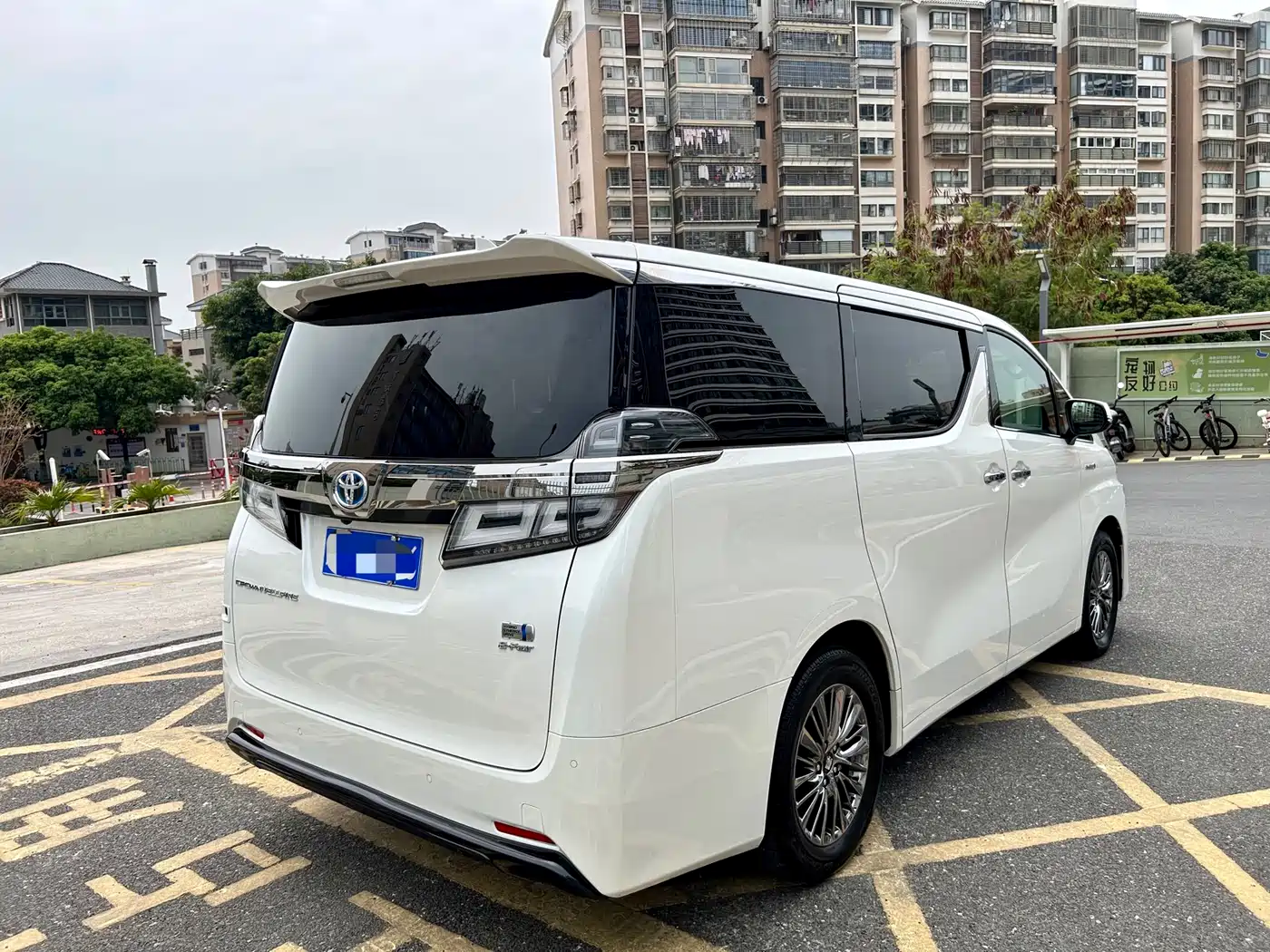 Toyota Vellfire 2021 Crown Hybrid 2.5L HV Luxury Edition фото 15
