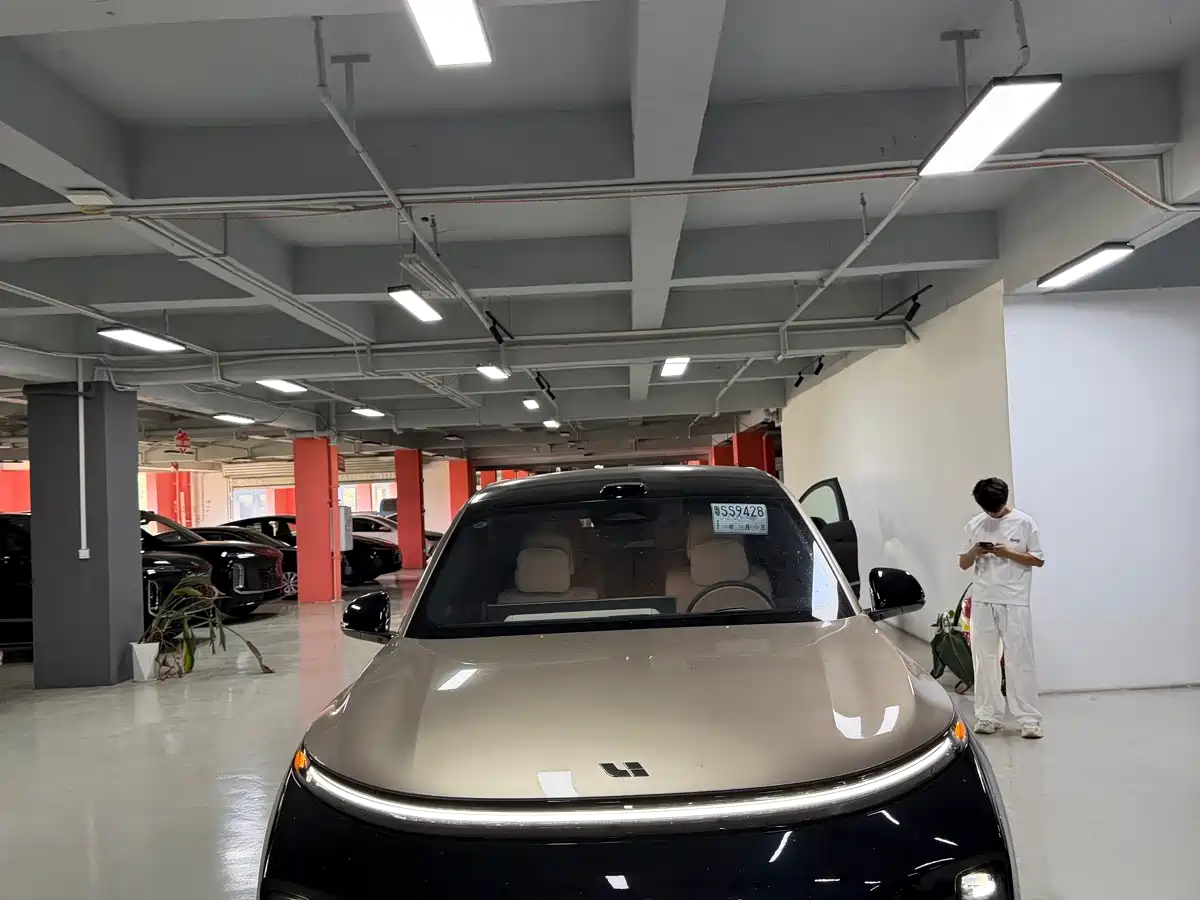 Li Auto L9 2026 2026 Base Model