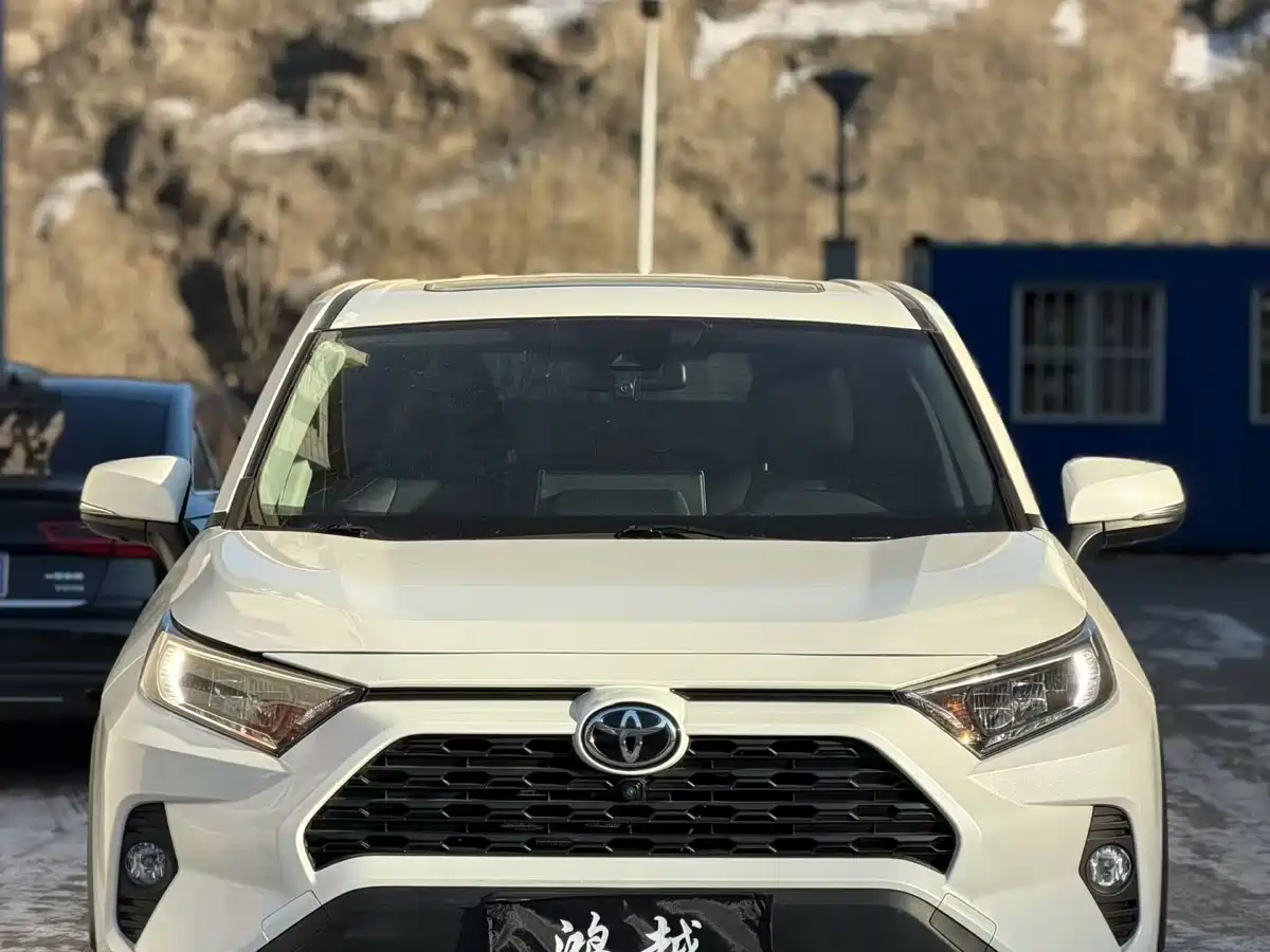 Toyota RAV4 Rongfang 2020 2.0L CVT 2WD Trend Edition фото 3