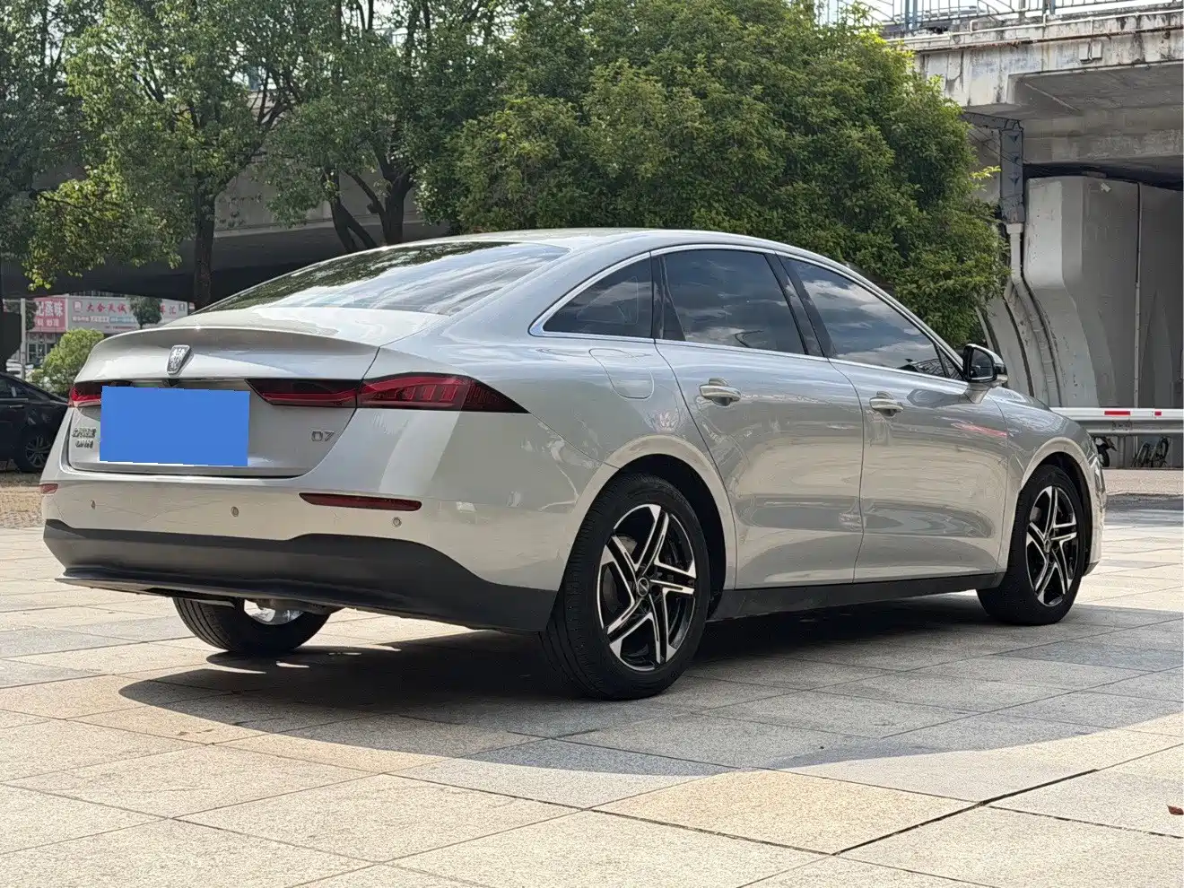Фото 7 - Roewe D7