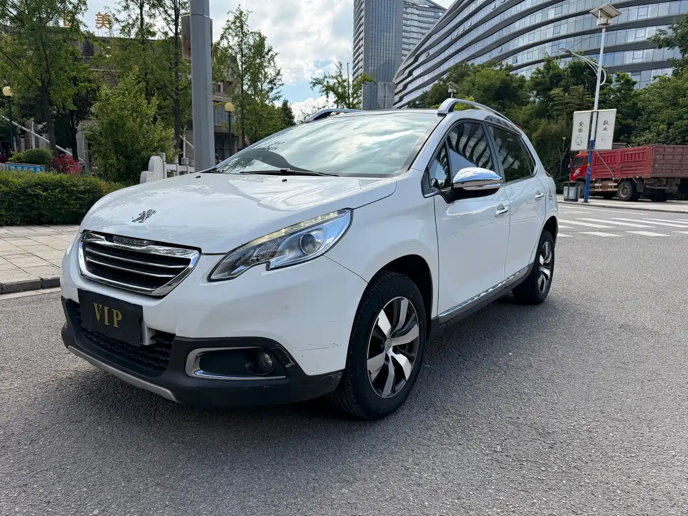 Peugeot 2008 2014 1.6L Automatic Navigation Edition фото 2