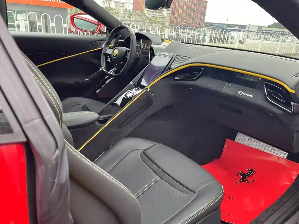 FERRARI ROMA