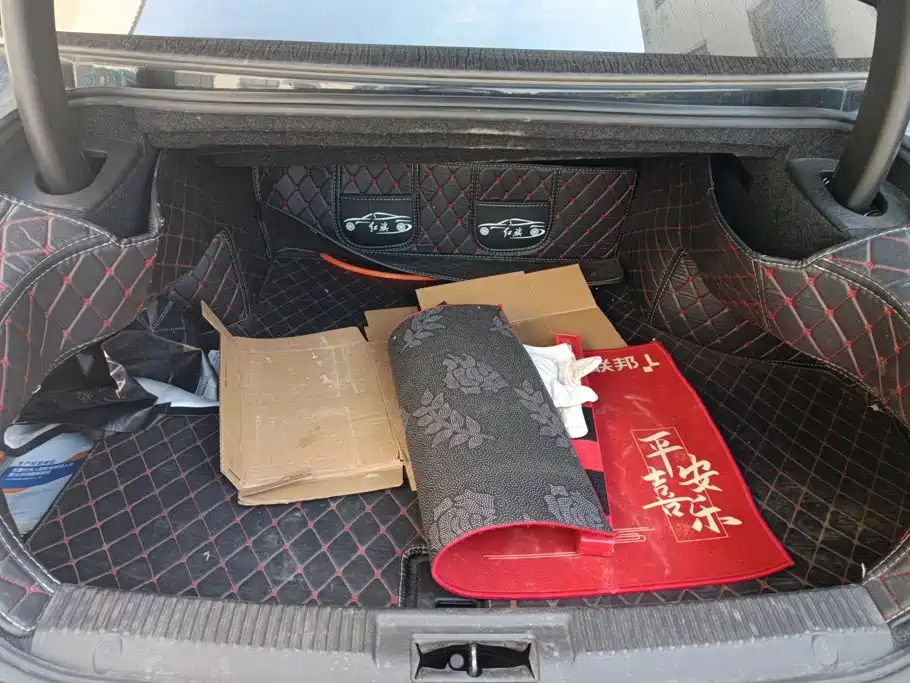 Фото 4 - Hongqi H7