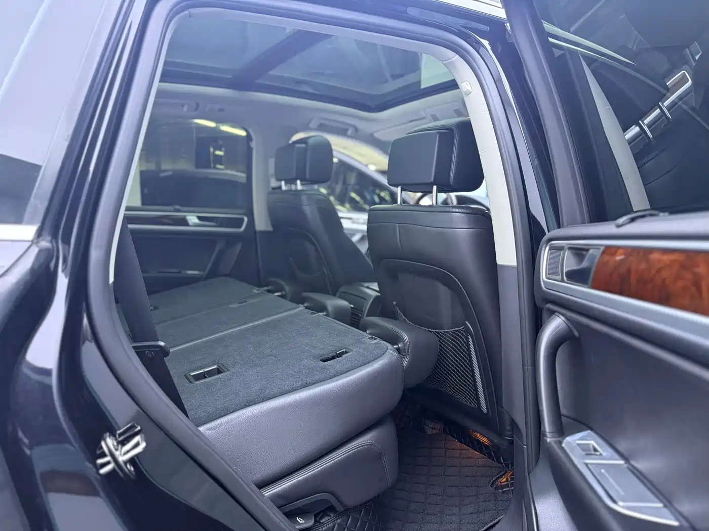 Volkswagen Touareg 2011 3.0TSI Comfort фото 9