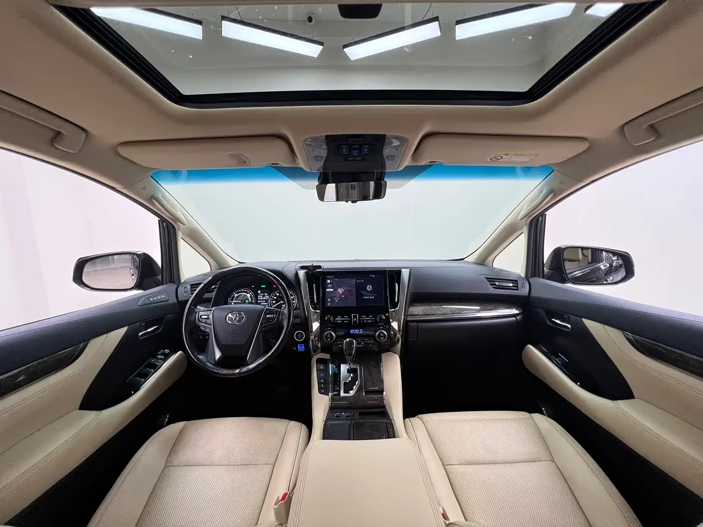 Toyota Vellfire 2021 Crown Hybrid 2.5L HV Premium Edition фото 25