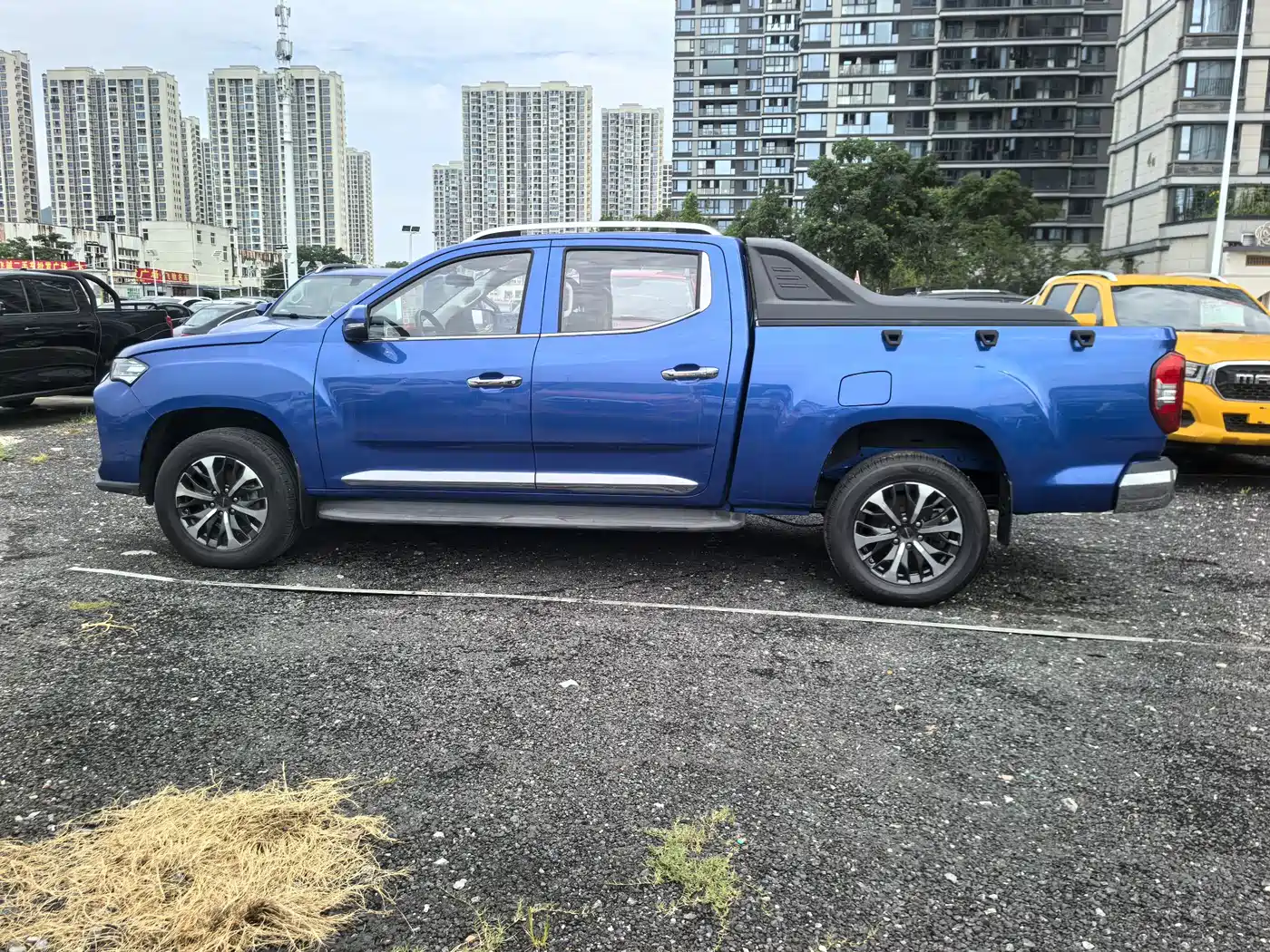 SAIC Maxus Maxus T90 2021 2.0T Single-Turbo Automatic 2WD High Chassis Comfort Long Cargo фото 8