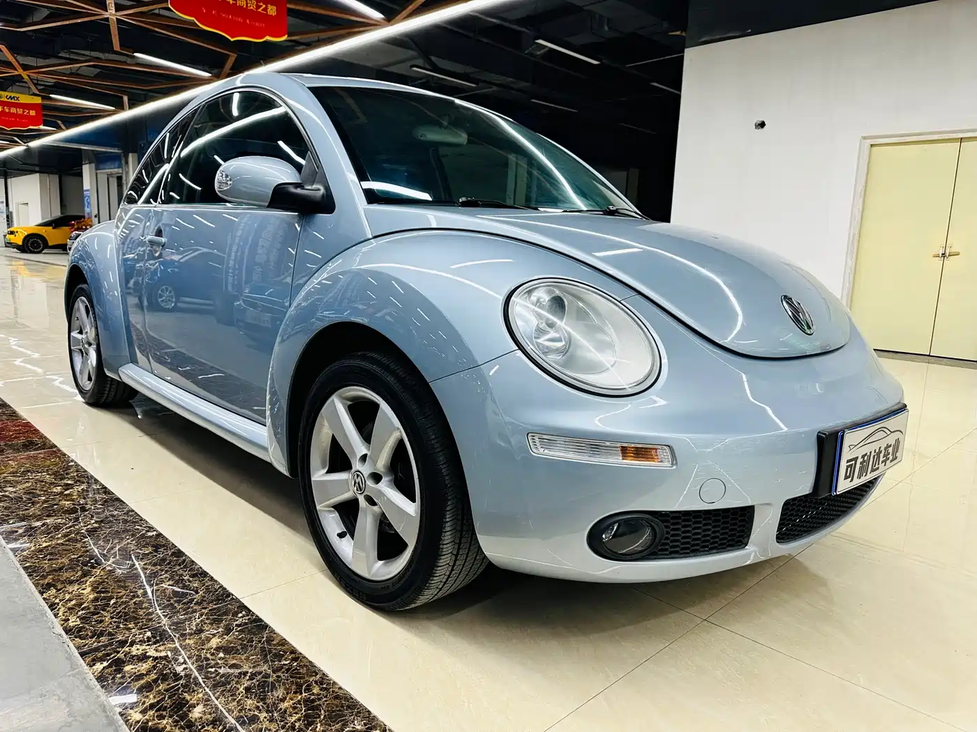 Volkswagen Beetle 2010 1.8T BlackOrange Luxury Edition фото 6