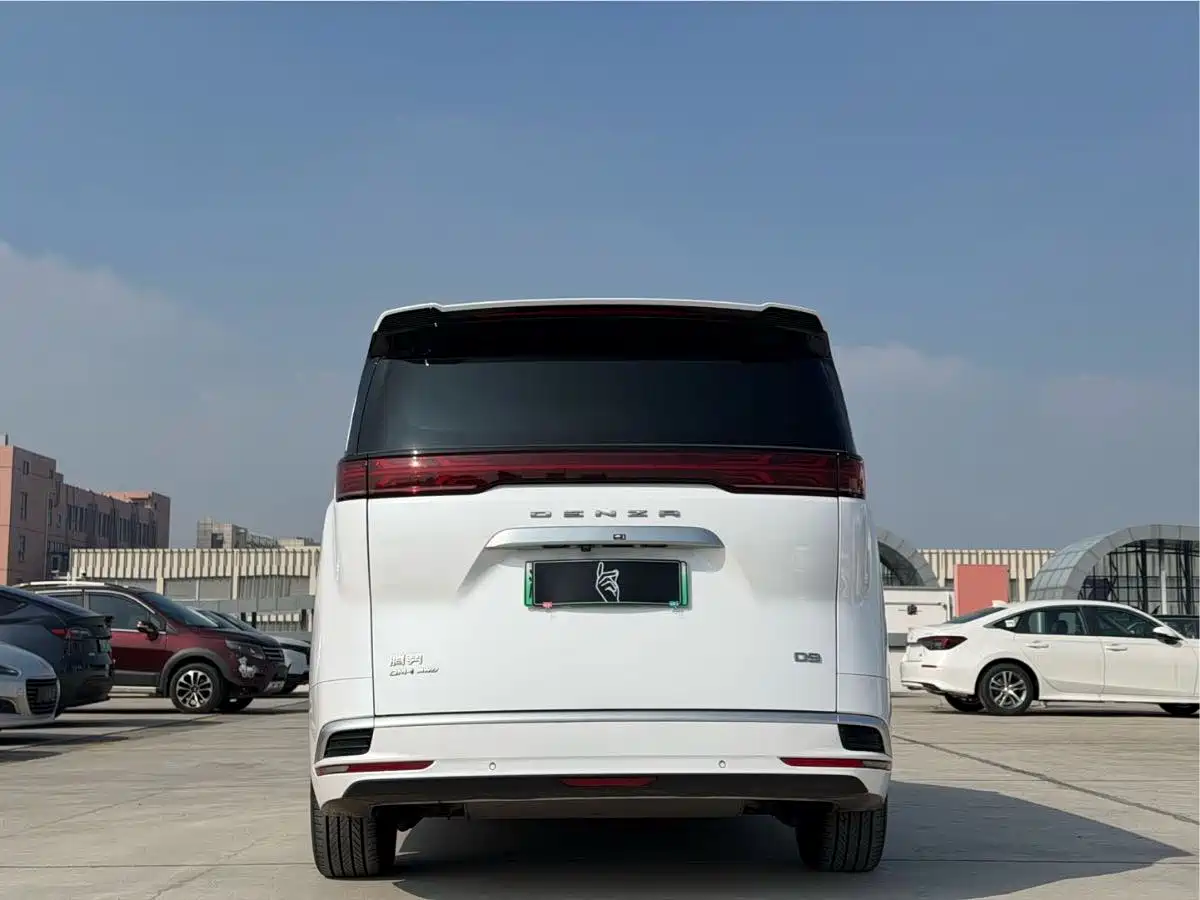 Denza D9 2022 DM-i 970 AWD Flagship фото 4