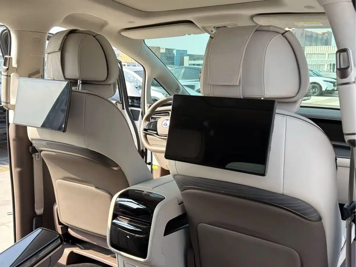 Denza D9 2022 DM-i 970 AWD Flagship фото 12
