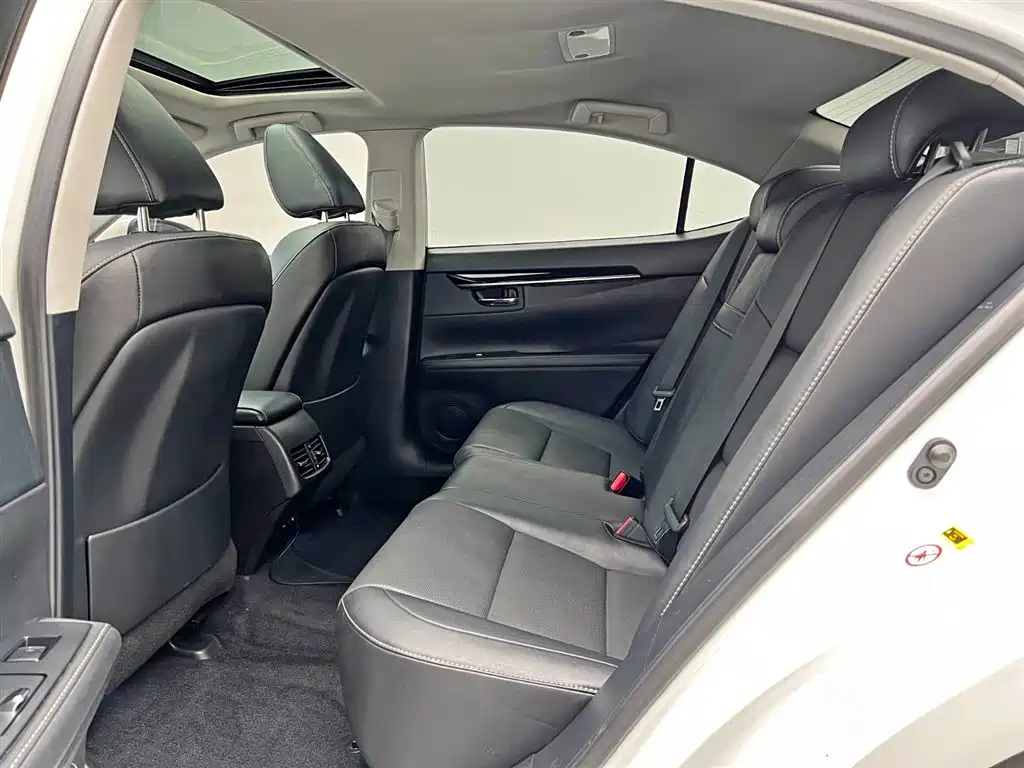 Lexus ES 2014 250 Elite Edition фото 15