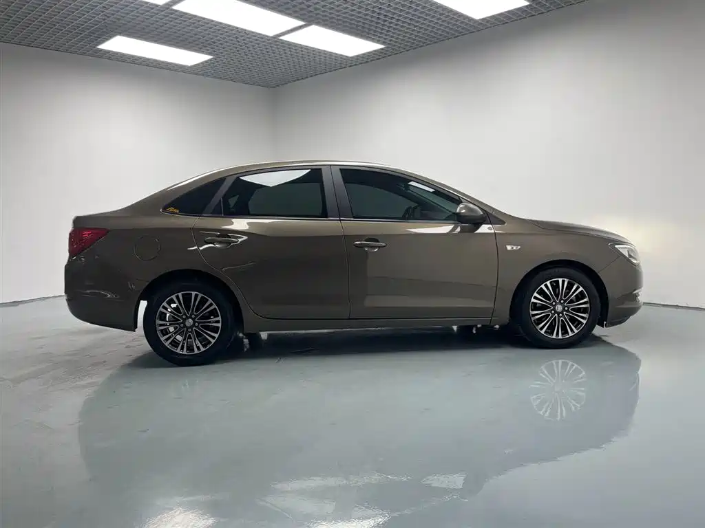 Buick Excelle 2017 15N Automatic Luxury фото 4