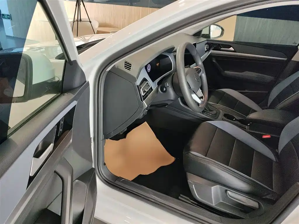 Volkswagen Lavida 2024 Model 1.5L Automatic Delight Edition фото 12