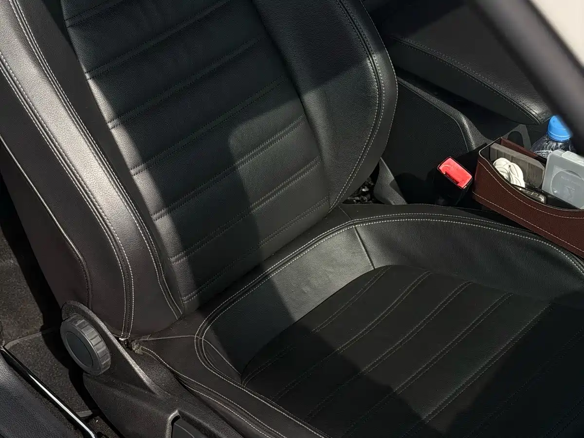 Photo 16 - Volkswagen Scirocco