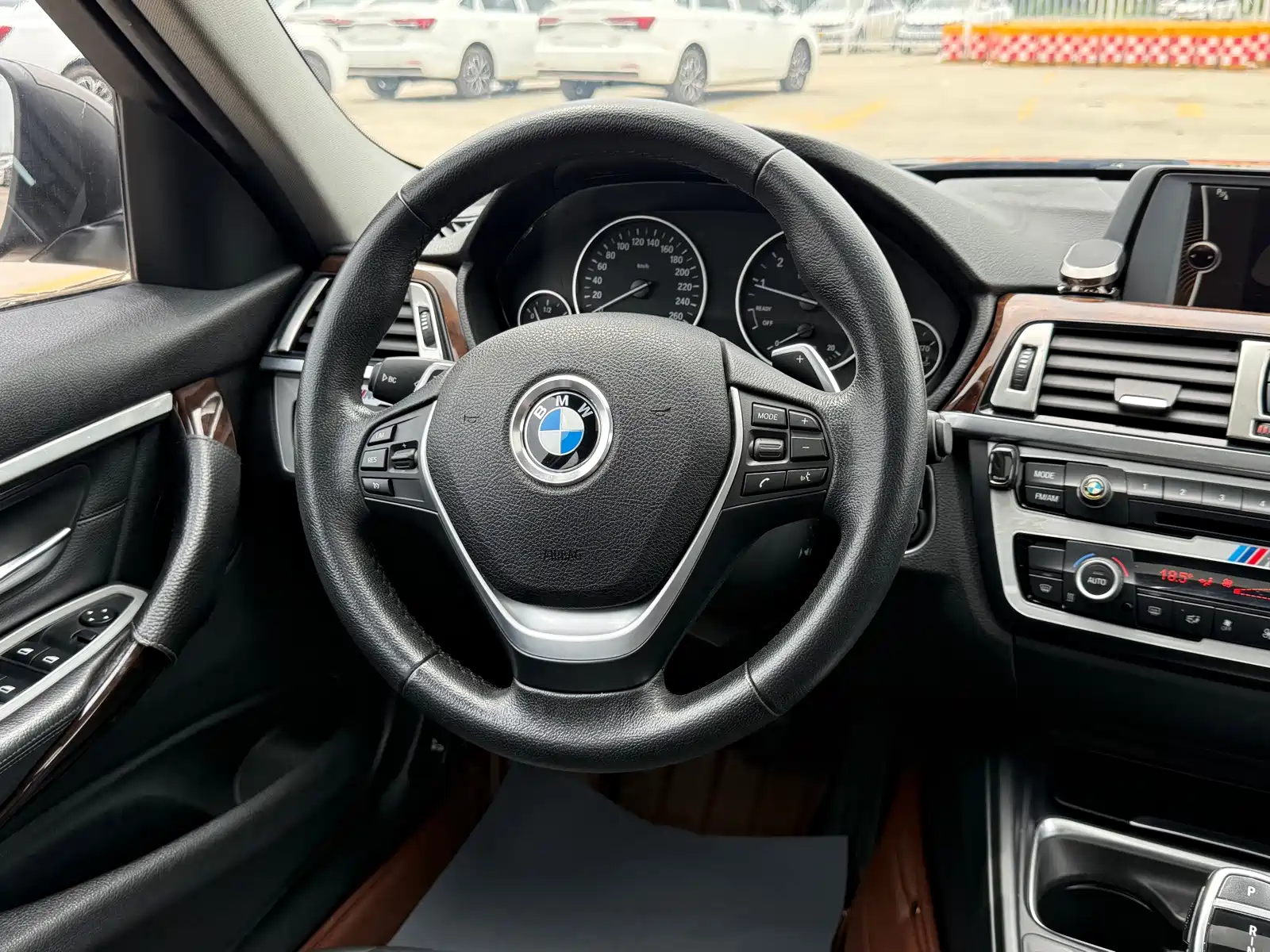 Photo 12 - BMW 3 Series