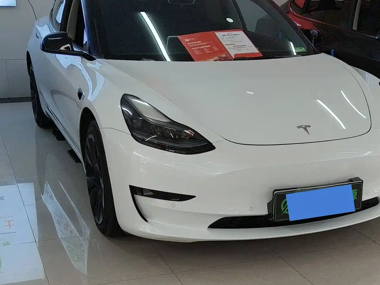 TESLA MODEL 3