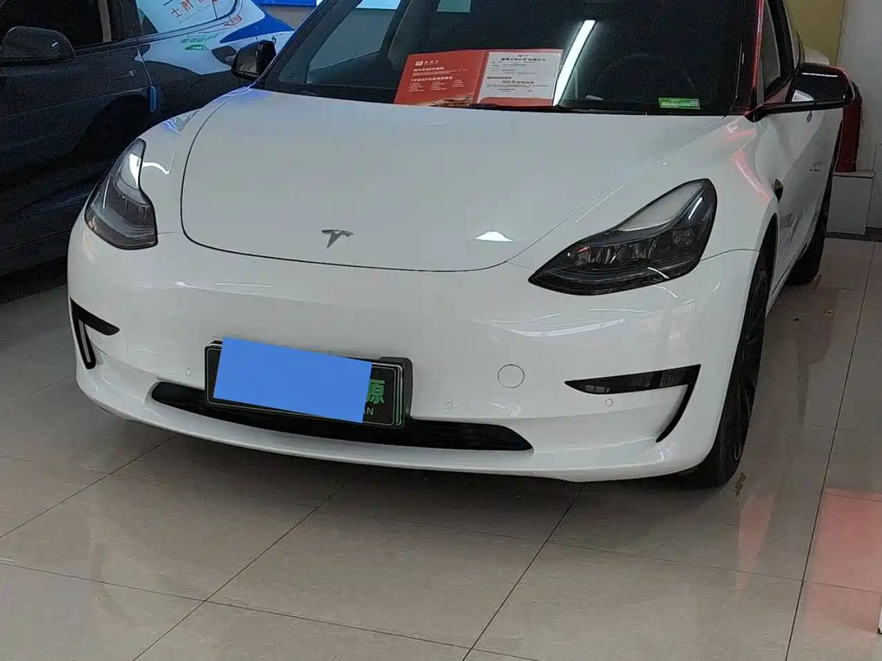 TESLA MODEL 3