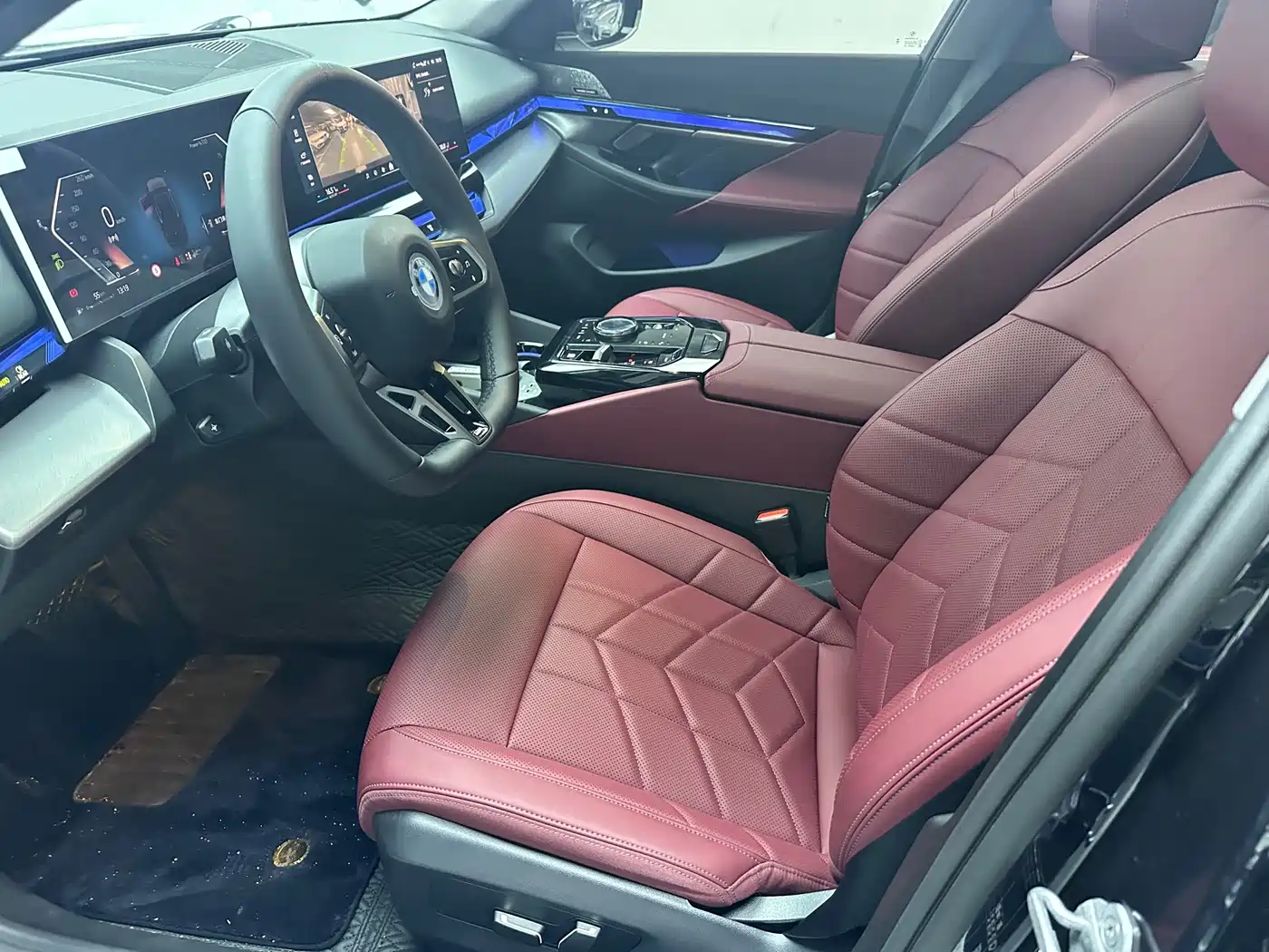 BMW 5 Series 2025 530Li Leading M Sport Package фото 6