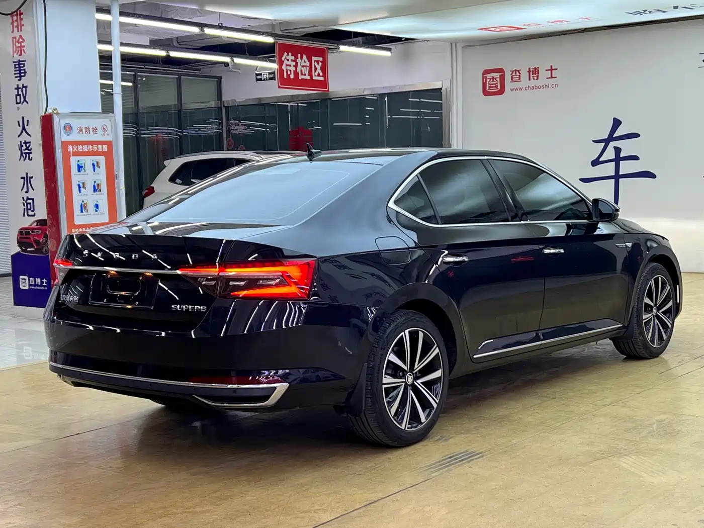 Škoda Superb 2025 Model TSI280 DSG Premium Edition фото 5
