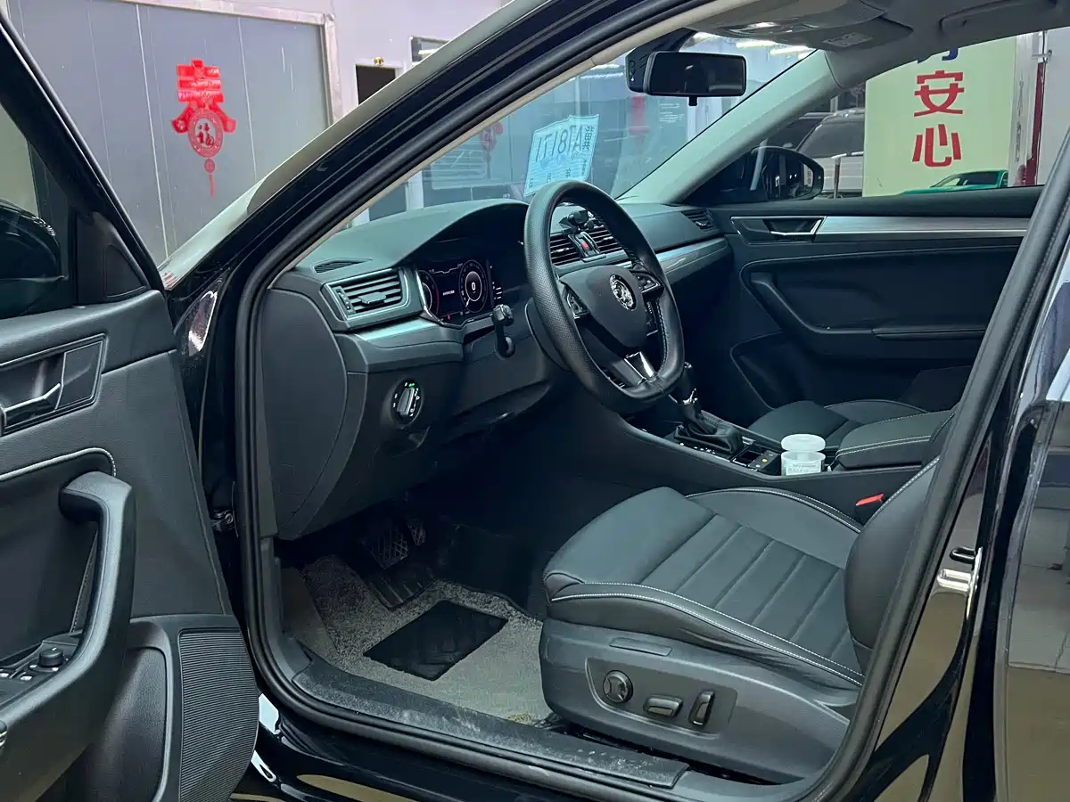 Škoda Superb 2025 Model TSI280 DSG Premium Edition фото 11