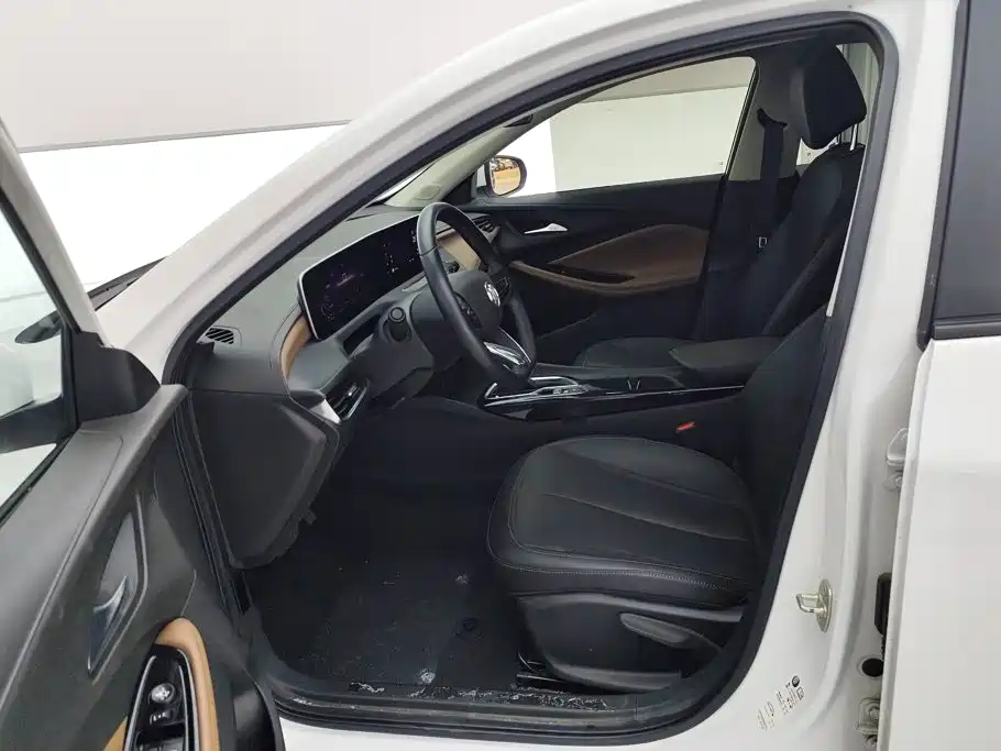 Photo 9 - Buick Verano