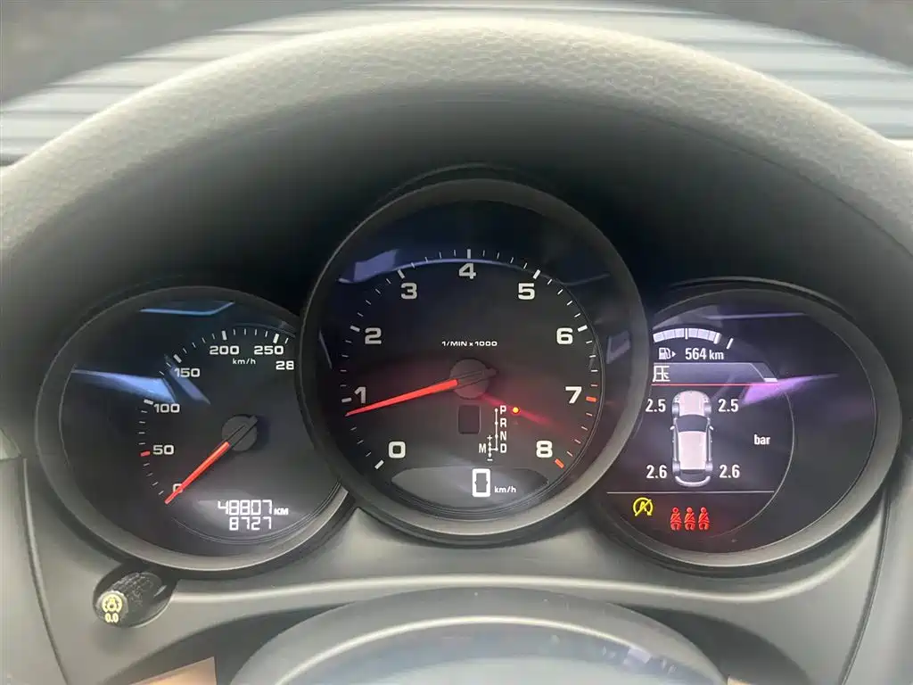 Porsche Macan фото 10
