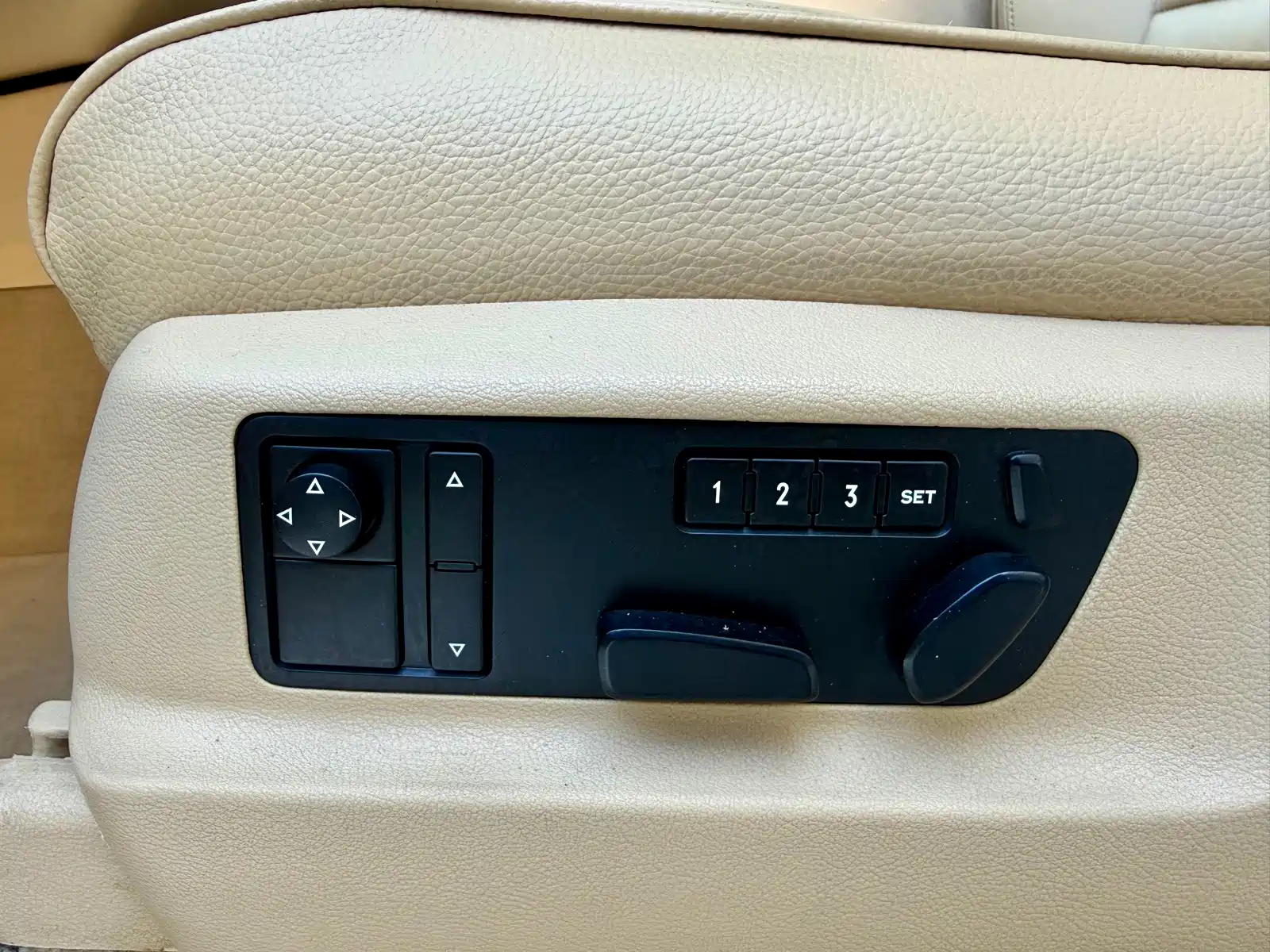 Фото 24 - Volkswagen Touareg