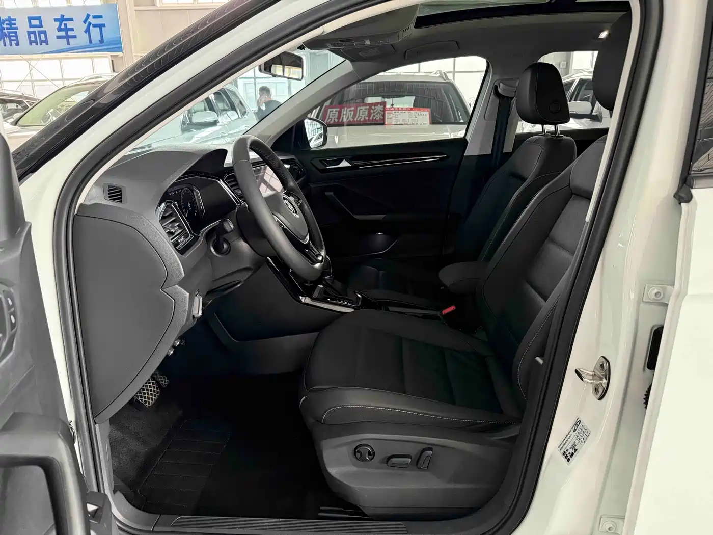 Volkswagen T-ROC 2022 280TSI DSG 2WD Comfort PLUS фото 9