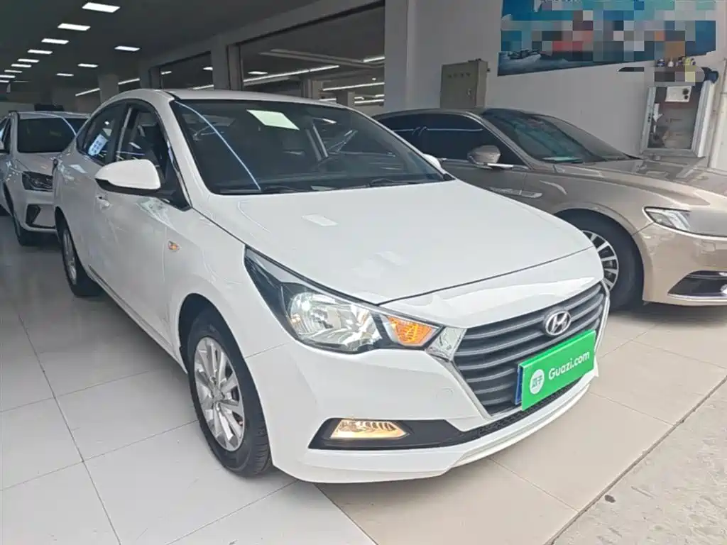 Hyundai Verna 2016 1.4L Automatic Cool Edition GLS фото 4