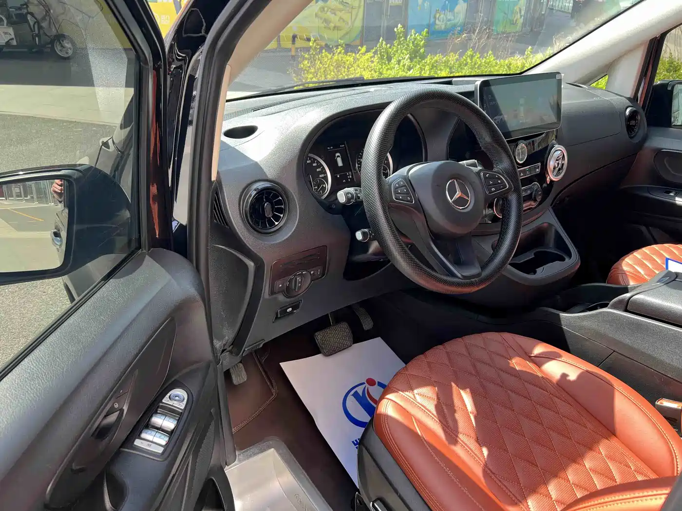 Mercedes-Benz Vito 2023 2.0T Elite 7-Seater фото 6