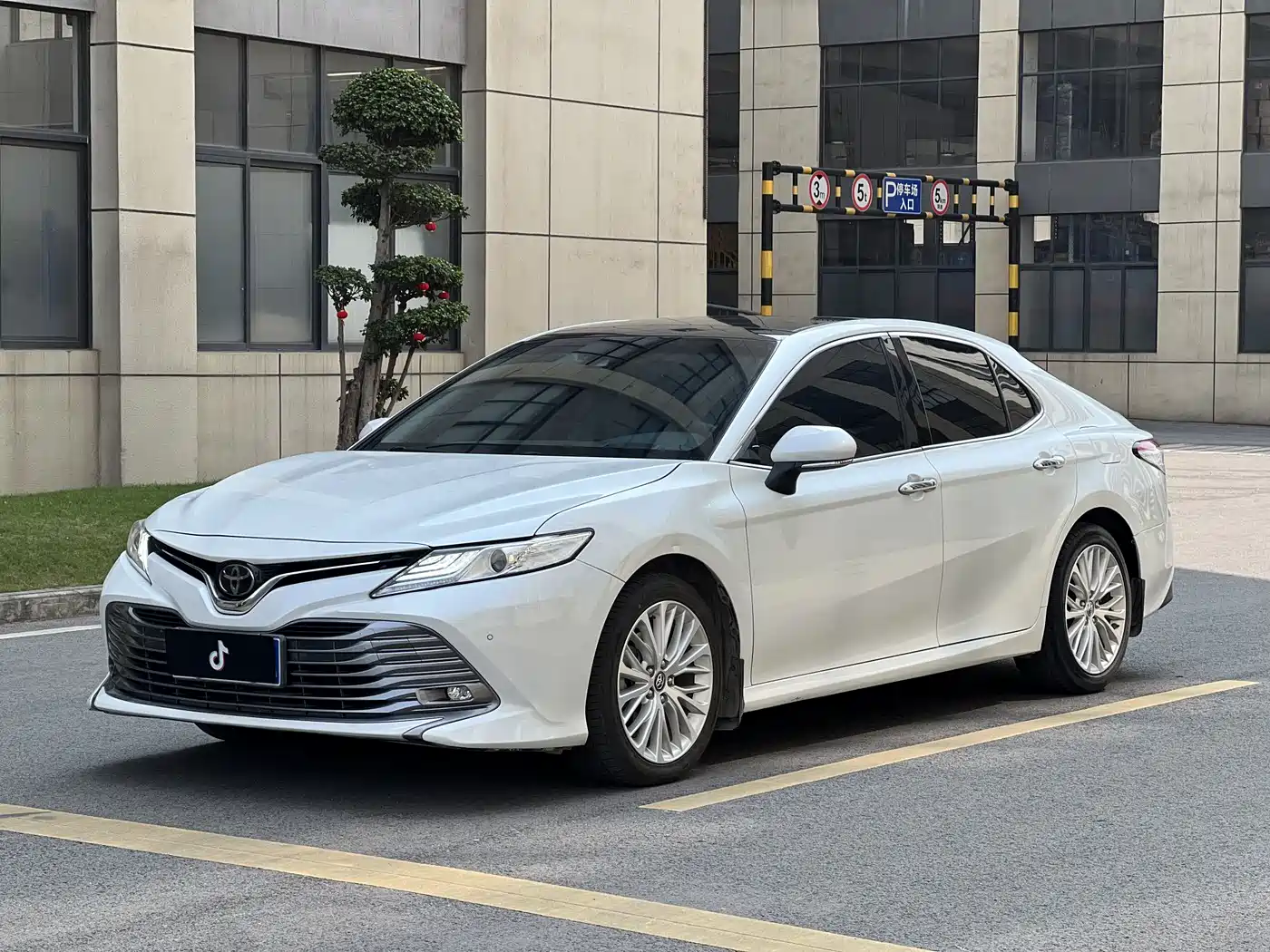 Toyota Camry 2019 2.5G Luxury Edition China VI