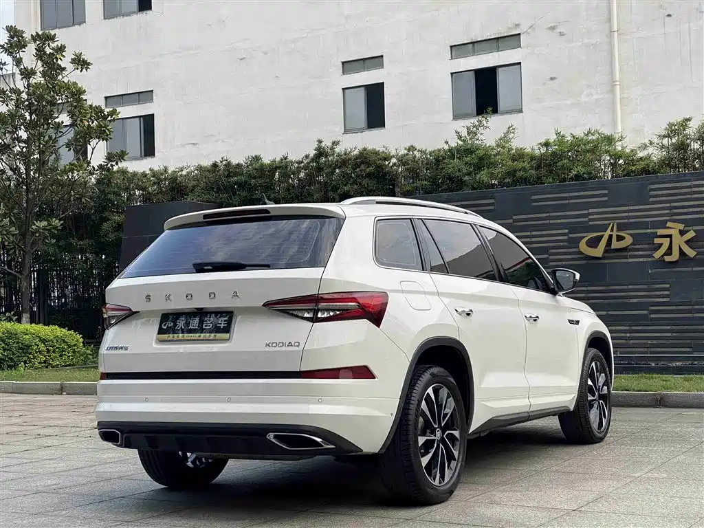 Škoda Kodiaq 2022 Facelift TSI330 5-seat FWD Luxury Edition фото 17