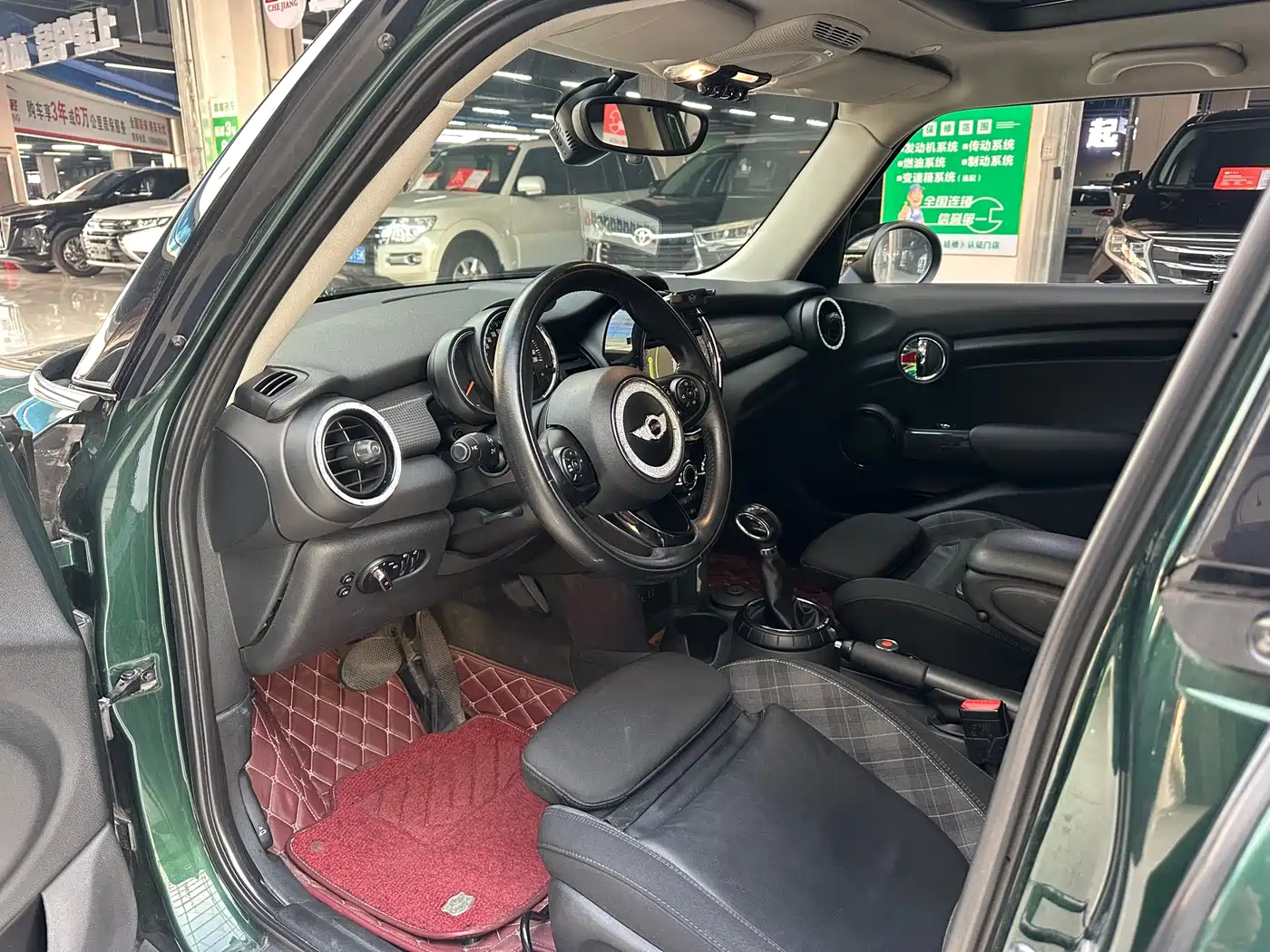MINI 2015 1.5T COOPER Fun 5-Door фото 4