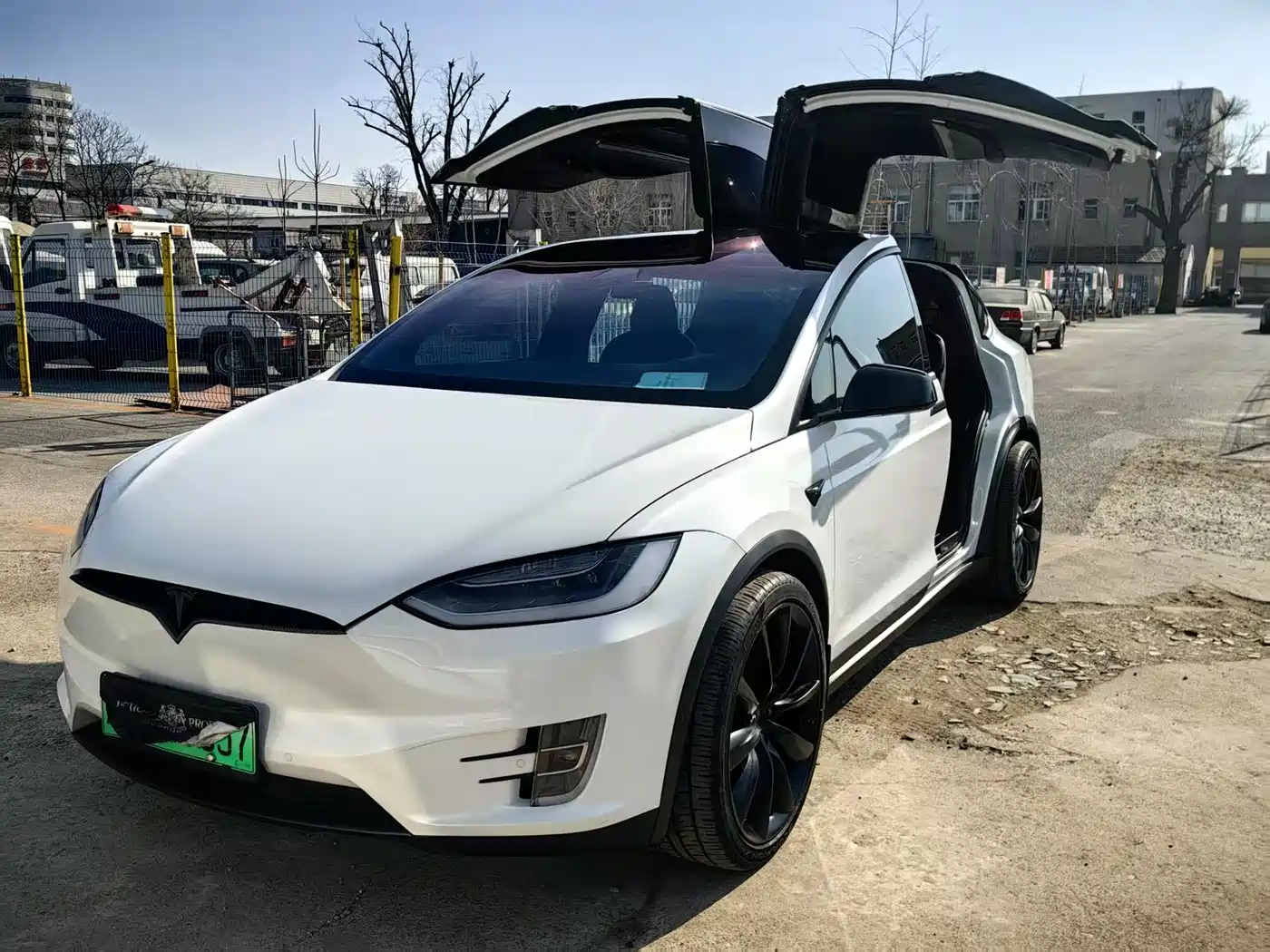 TESLA MODEL X