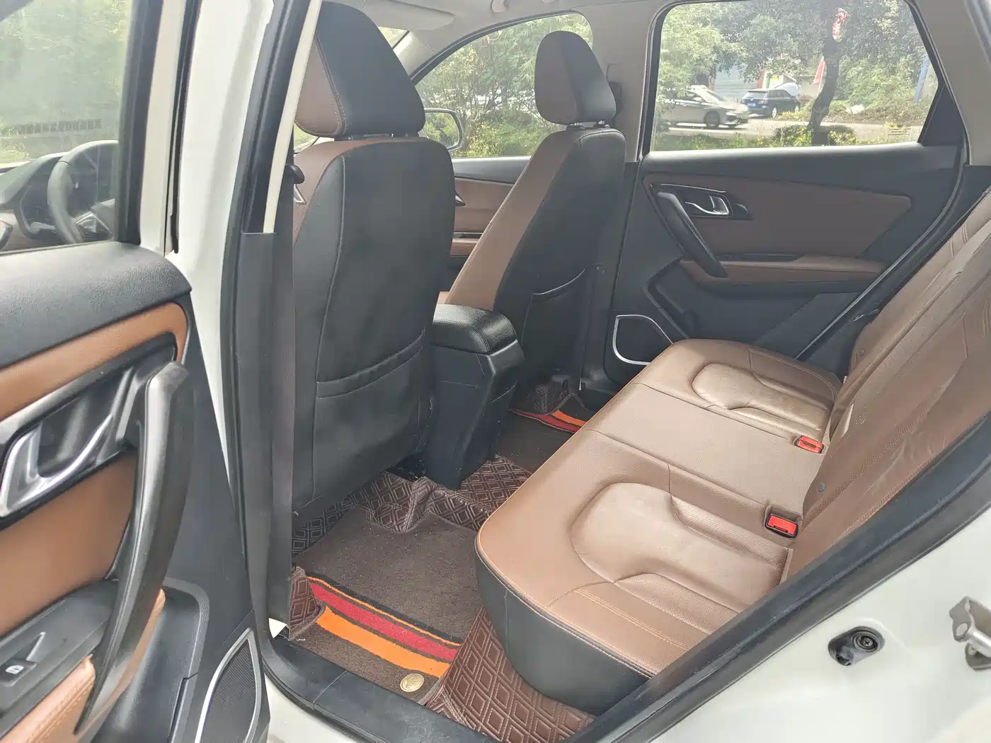 FAW Senya R7 2017 2017 Model 1.6L Automatic Luxury