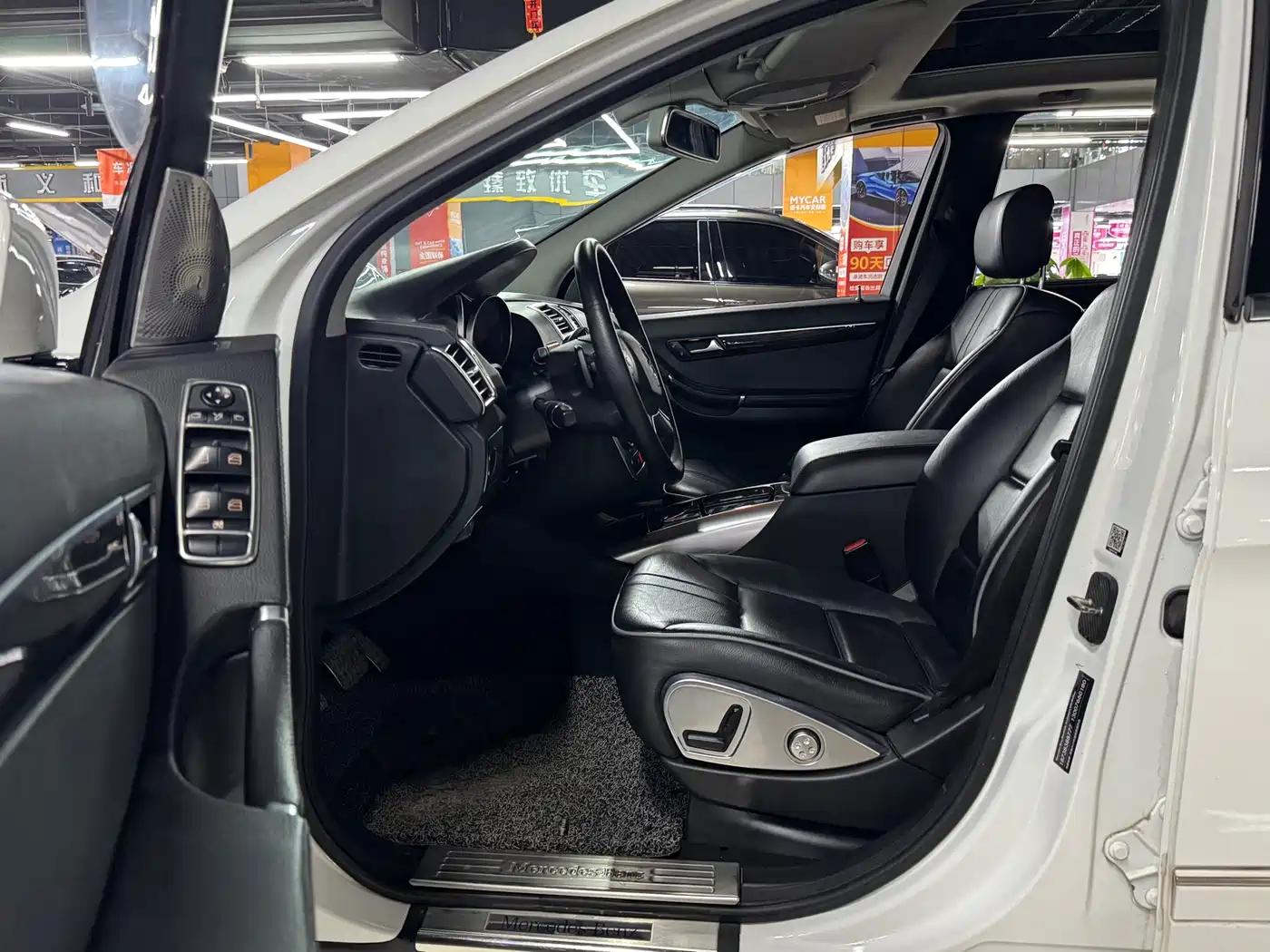 Mercedes-Benz R-Class 2017 R 320 4MATIC Business Collector's Edition фото 7