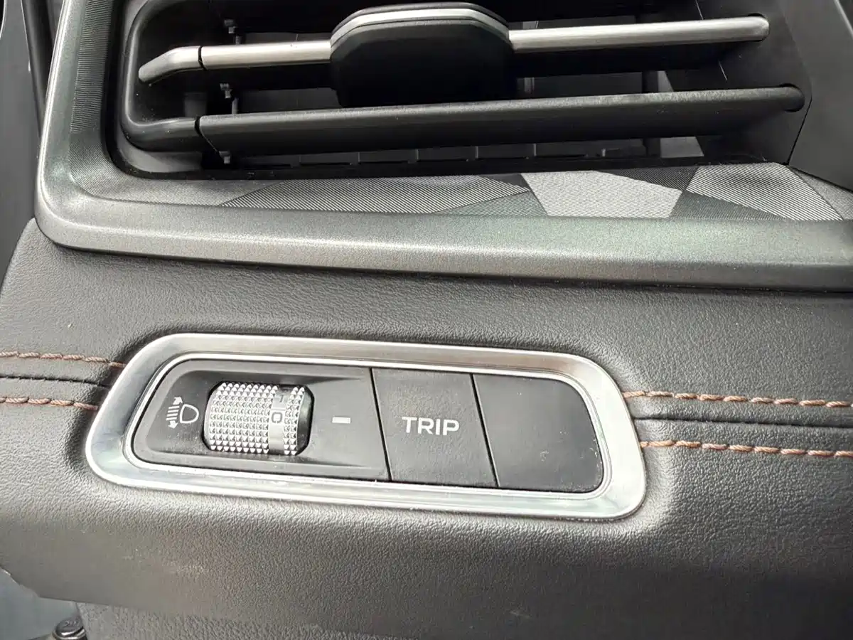 GEELY AUTOMOBILE VISION X6