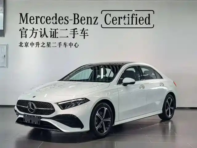 Mercedes-Benz A-Class 2024 A 200 L Fashion Edition — фото 1