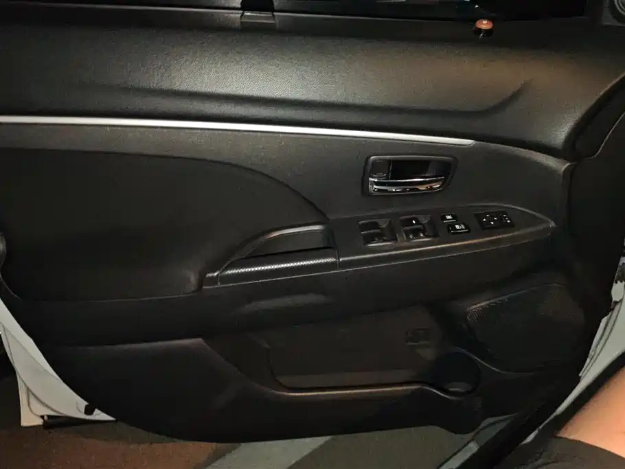 Mitsubishi ASX 2013 2.0L CVT 2WD Elite фото 7