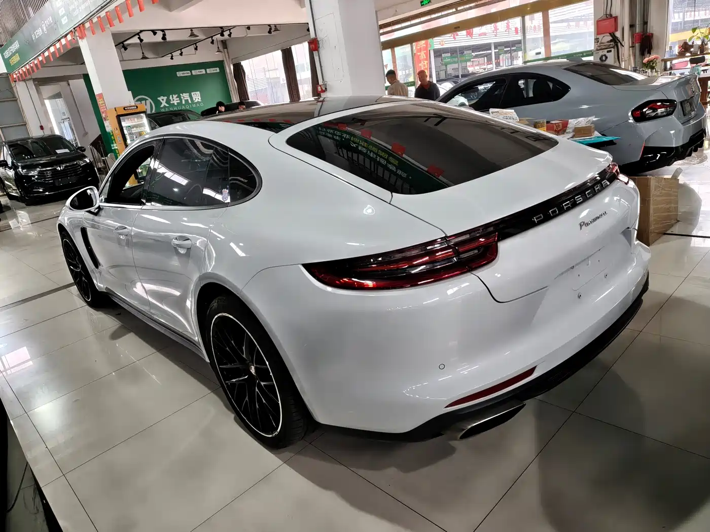 Porsche Panamera 2017 Panamera 3.0T фото 3