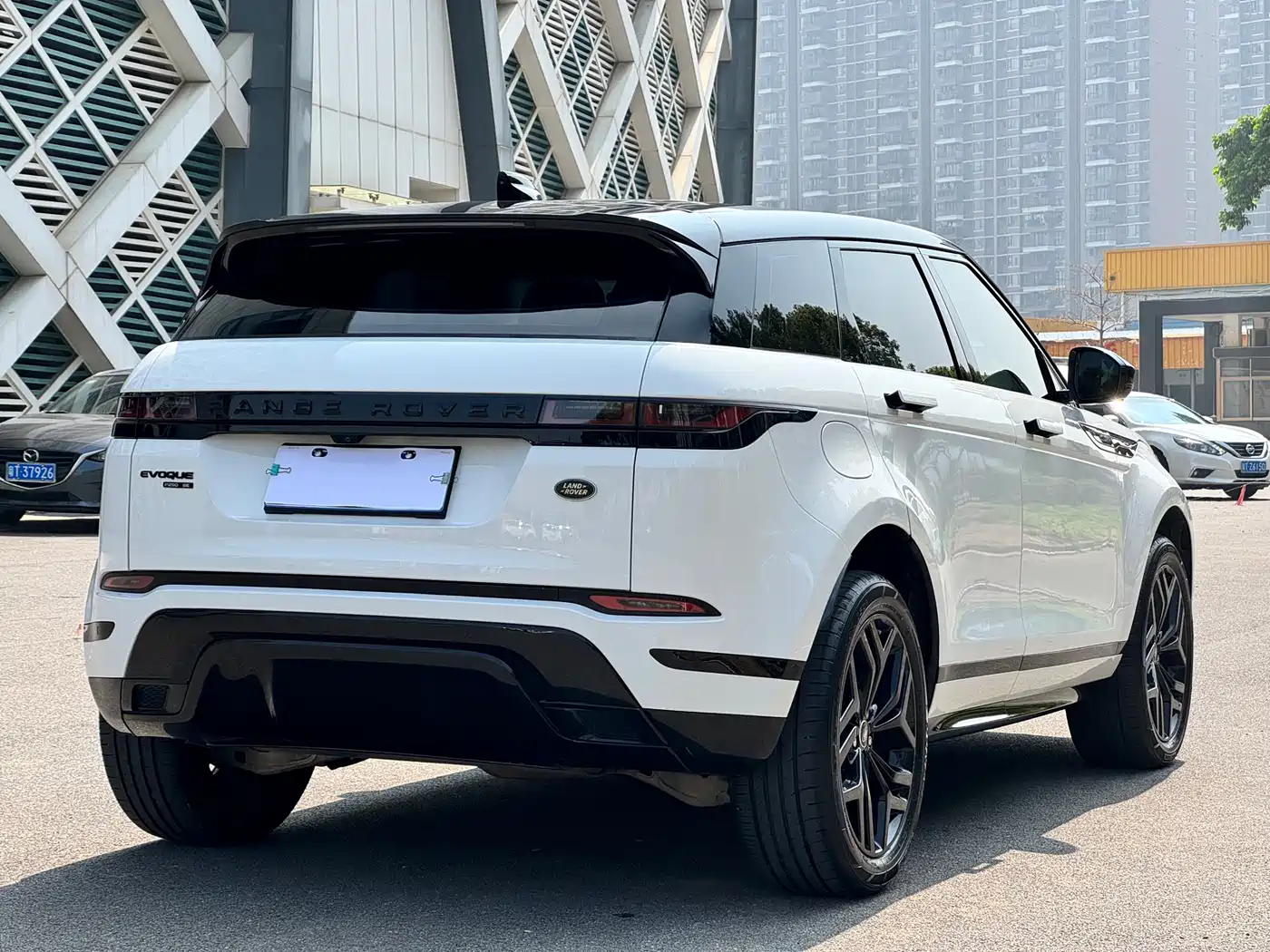 Land Rover Range Rover Evoque 2020 249PS R-DYNAMIC SE Sport Tech Edition фото 10