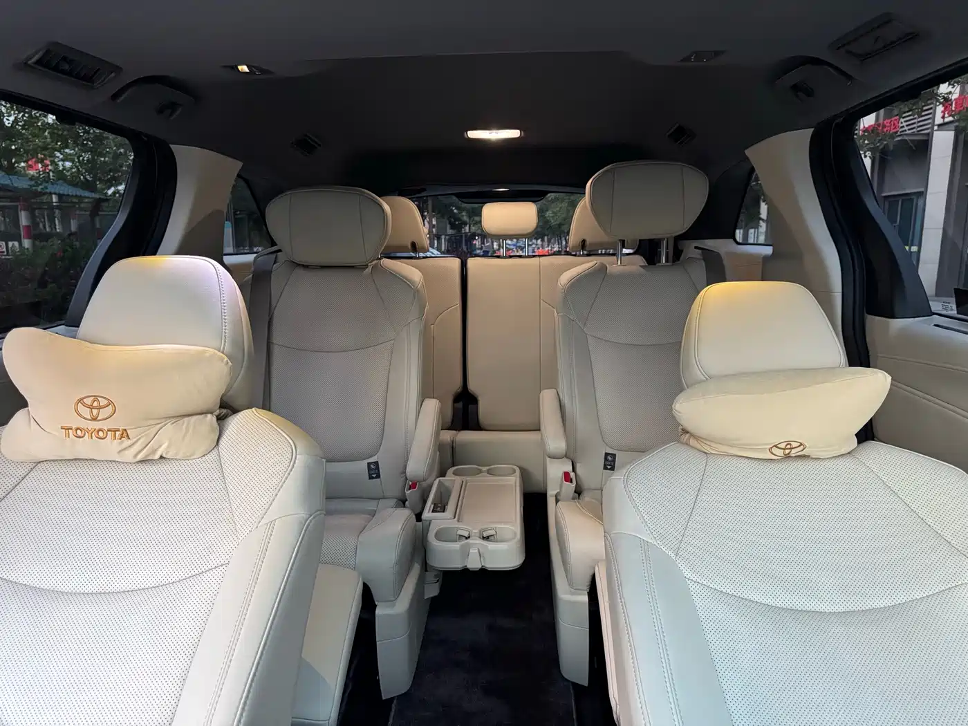 Toyota Sienna 2025 2024 2.5L Hybrid 4WD Premium Edition