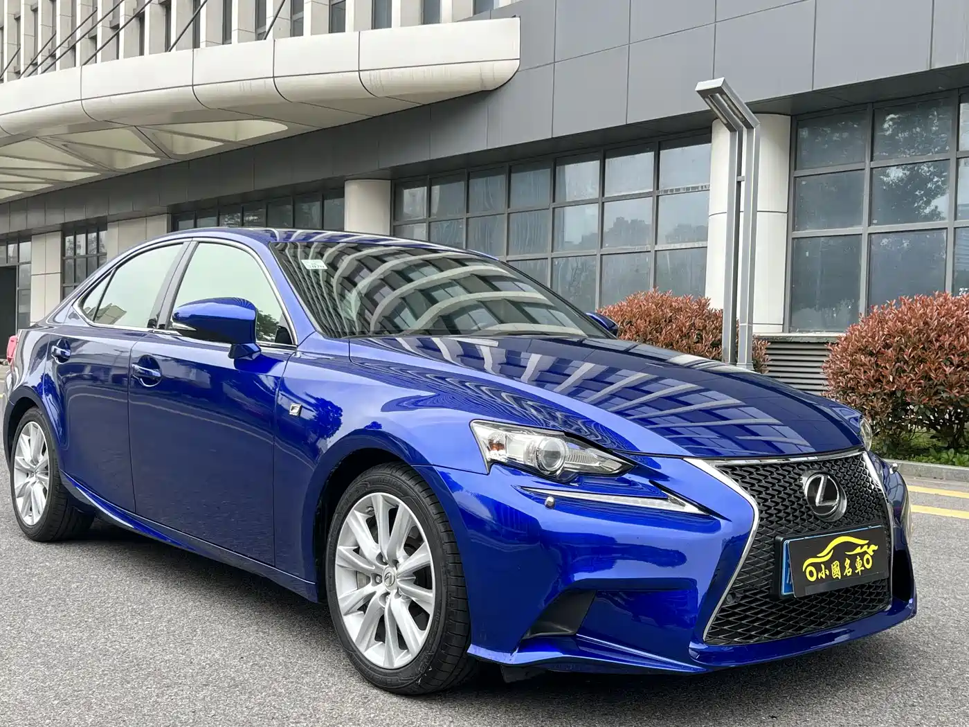 LEXUS IS