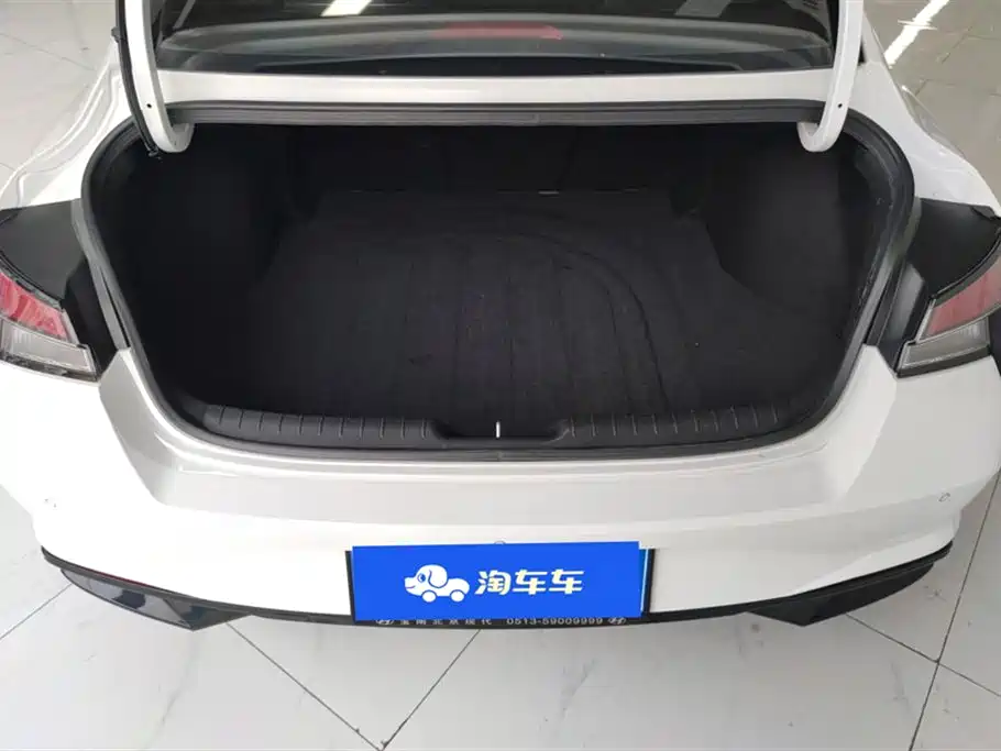 Hyundai Elantra 2022 1.5L CVT GLX Elite Edition фото 4